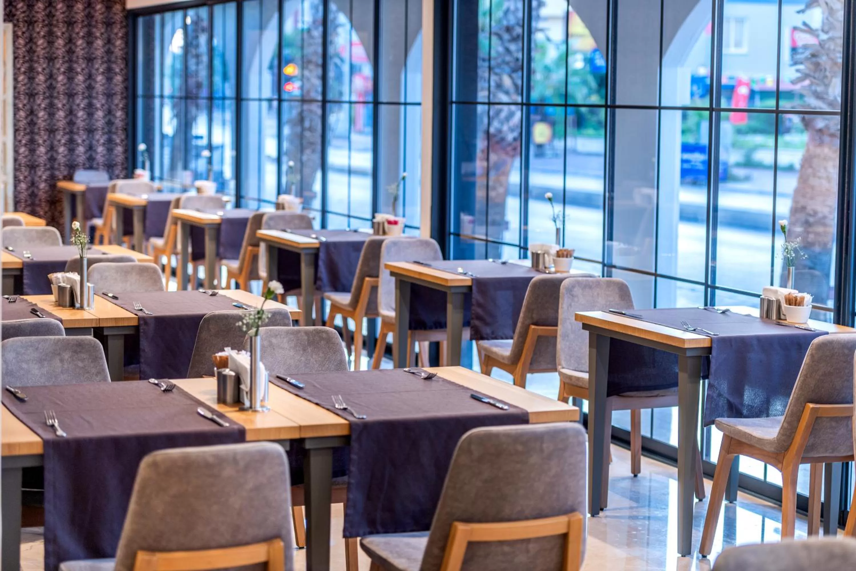 Restaurant/places to eat in Sealife Lounge - Adult only