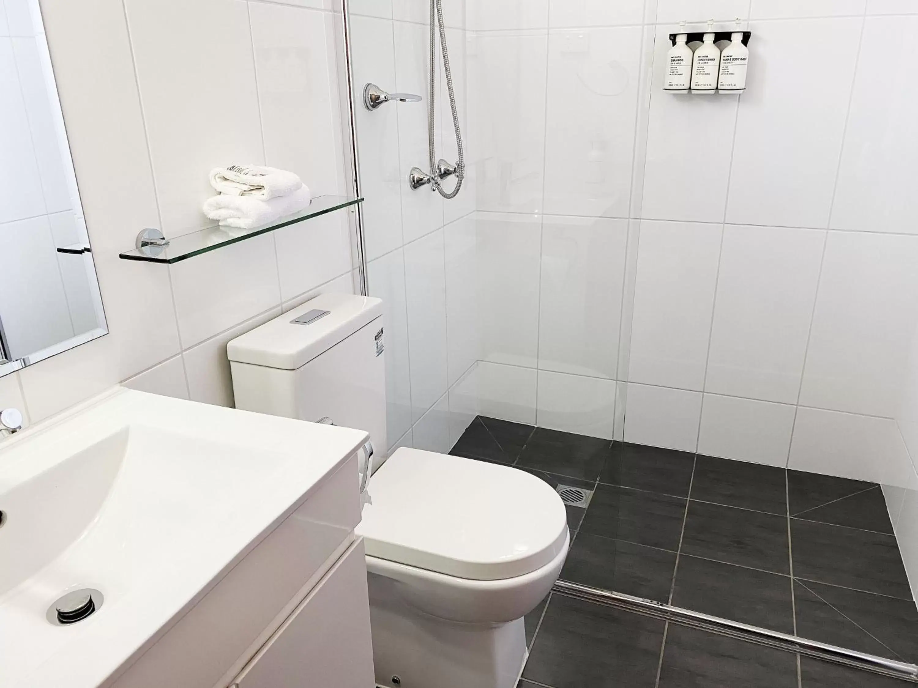 Superior King Room in Leeton Heritage Motor Inn Superior King Room in Leeton Heritage Motor Inn