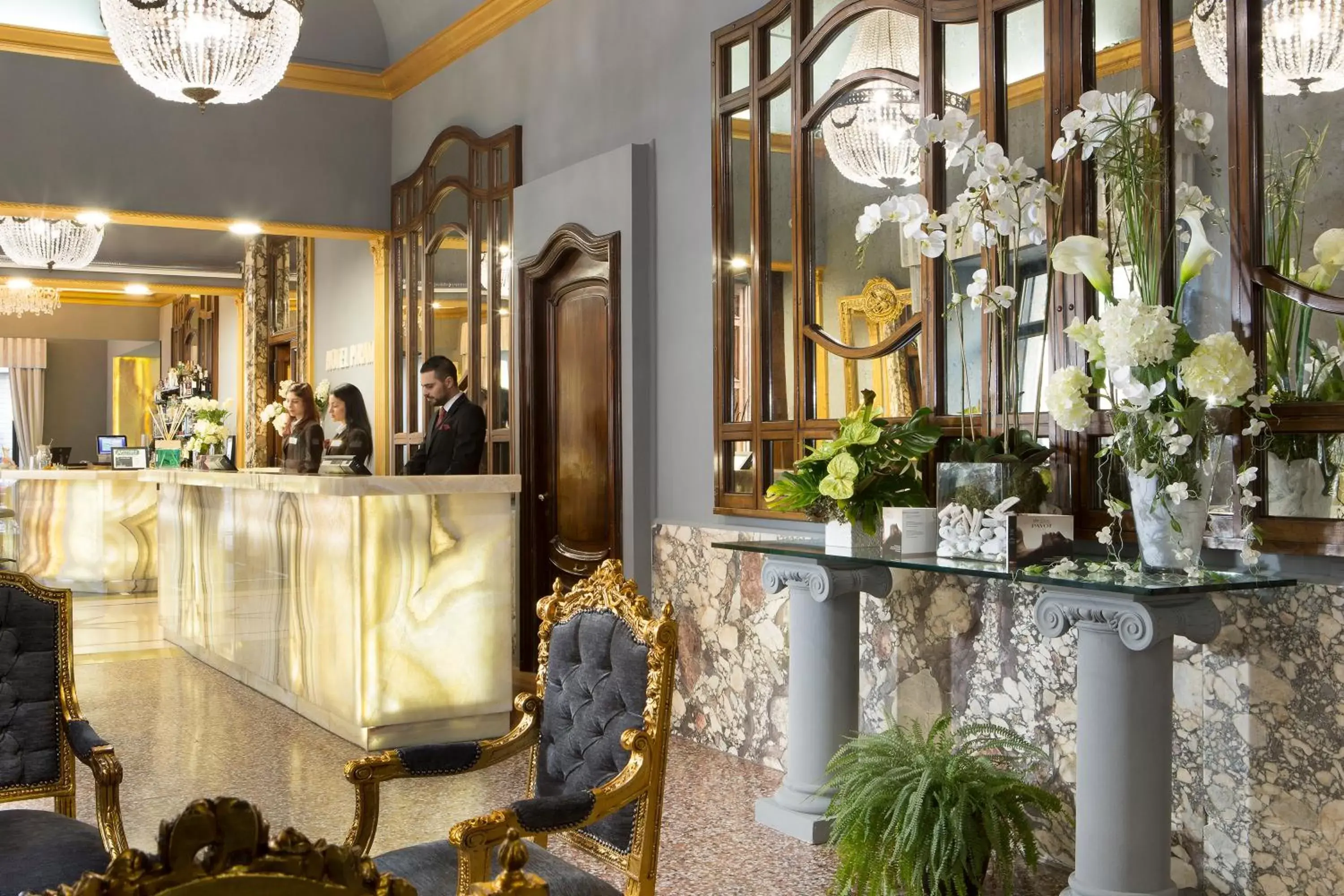 Property building, Lobby/Reception in Golden Tulip Rome Piram