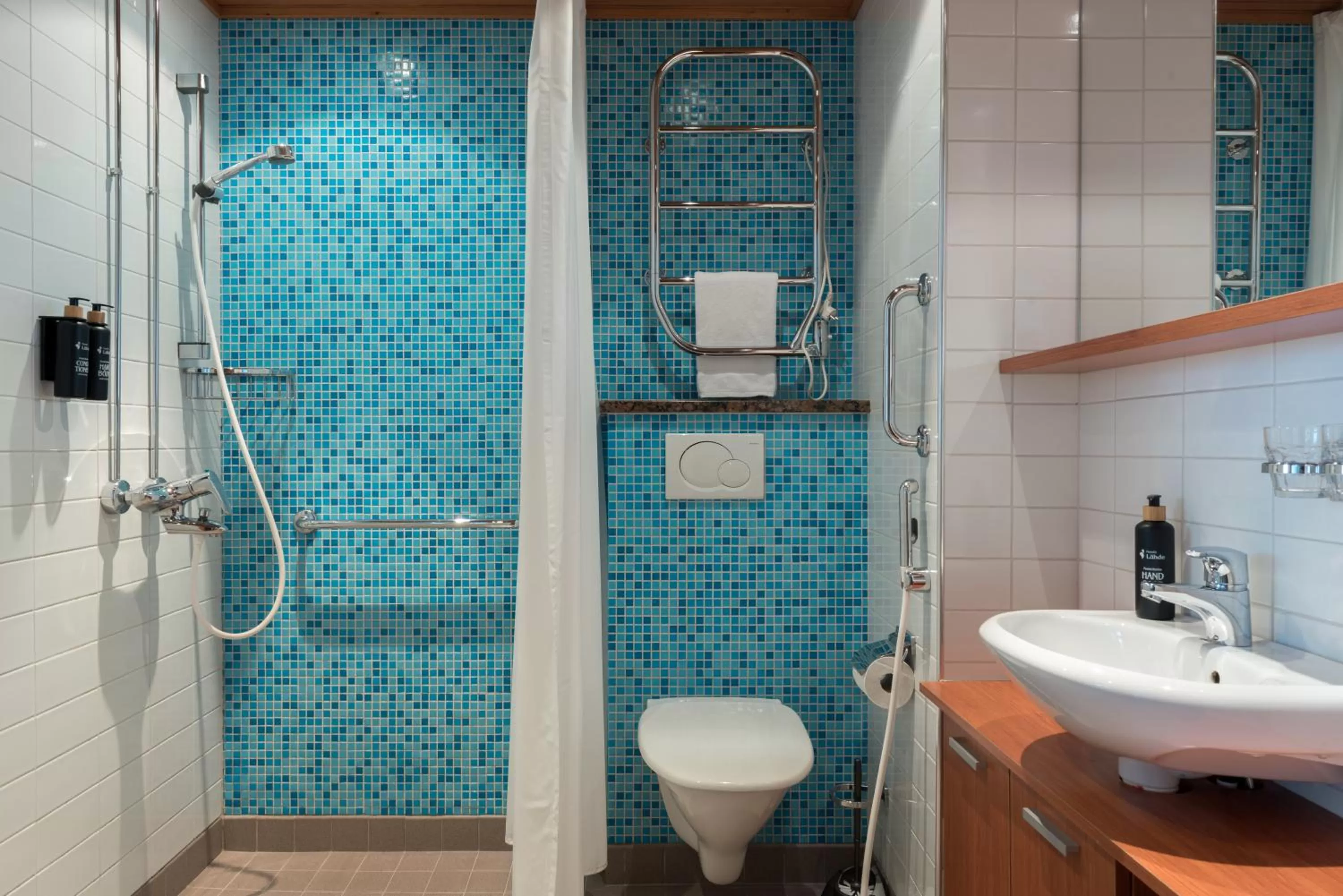 Shower in Hotelli Lähde