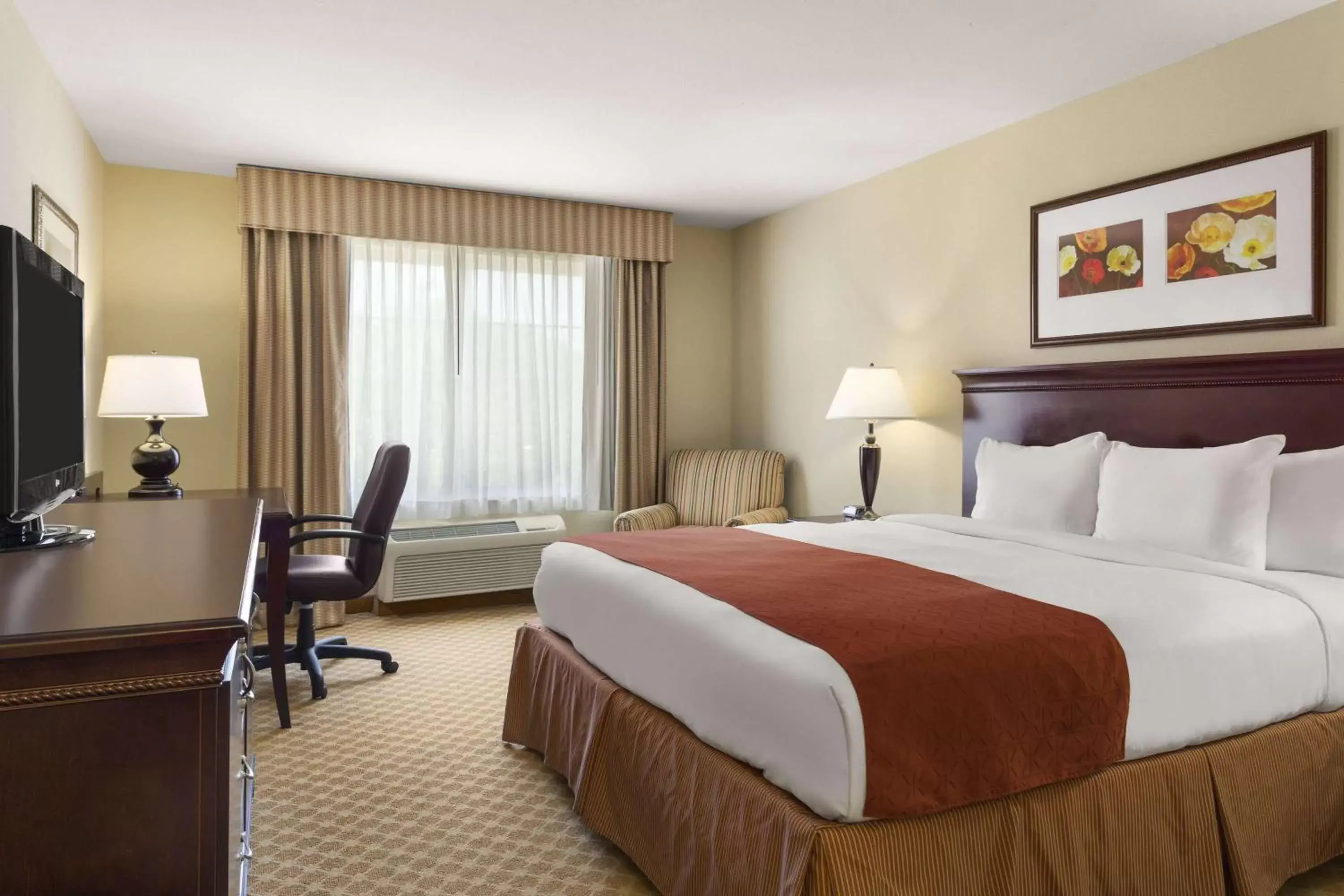 Photo of the whole room, Bed in Country Inn & Suites by Radisson, Rock Hill, SC