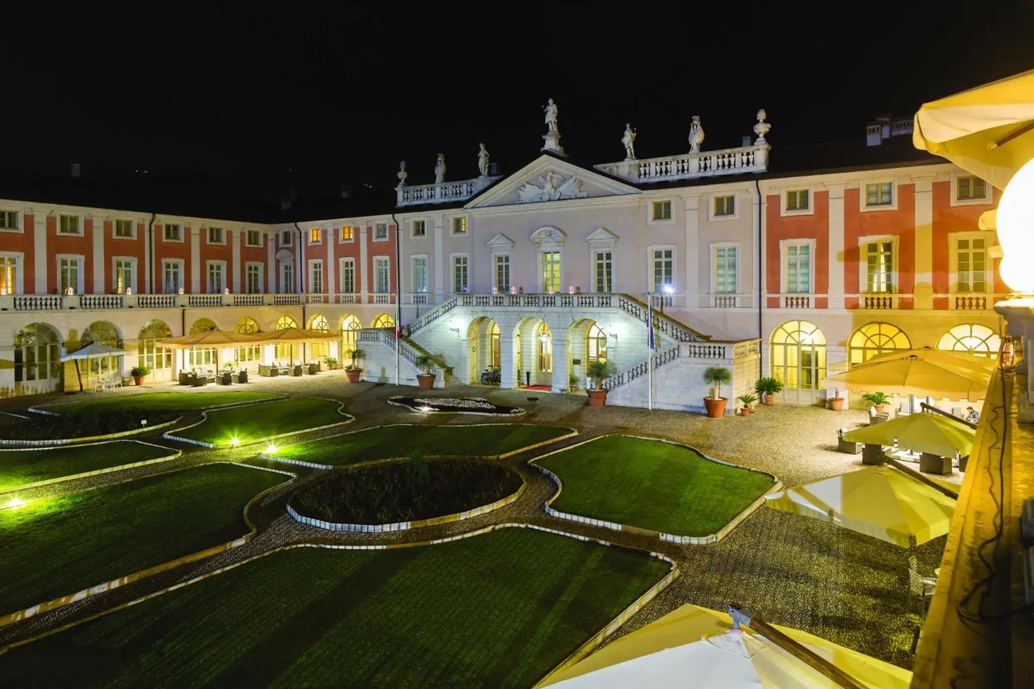 Property Building in Villa Fenaroli Palace Hotel