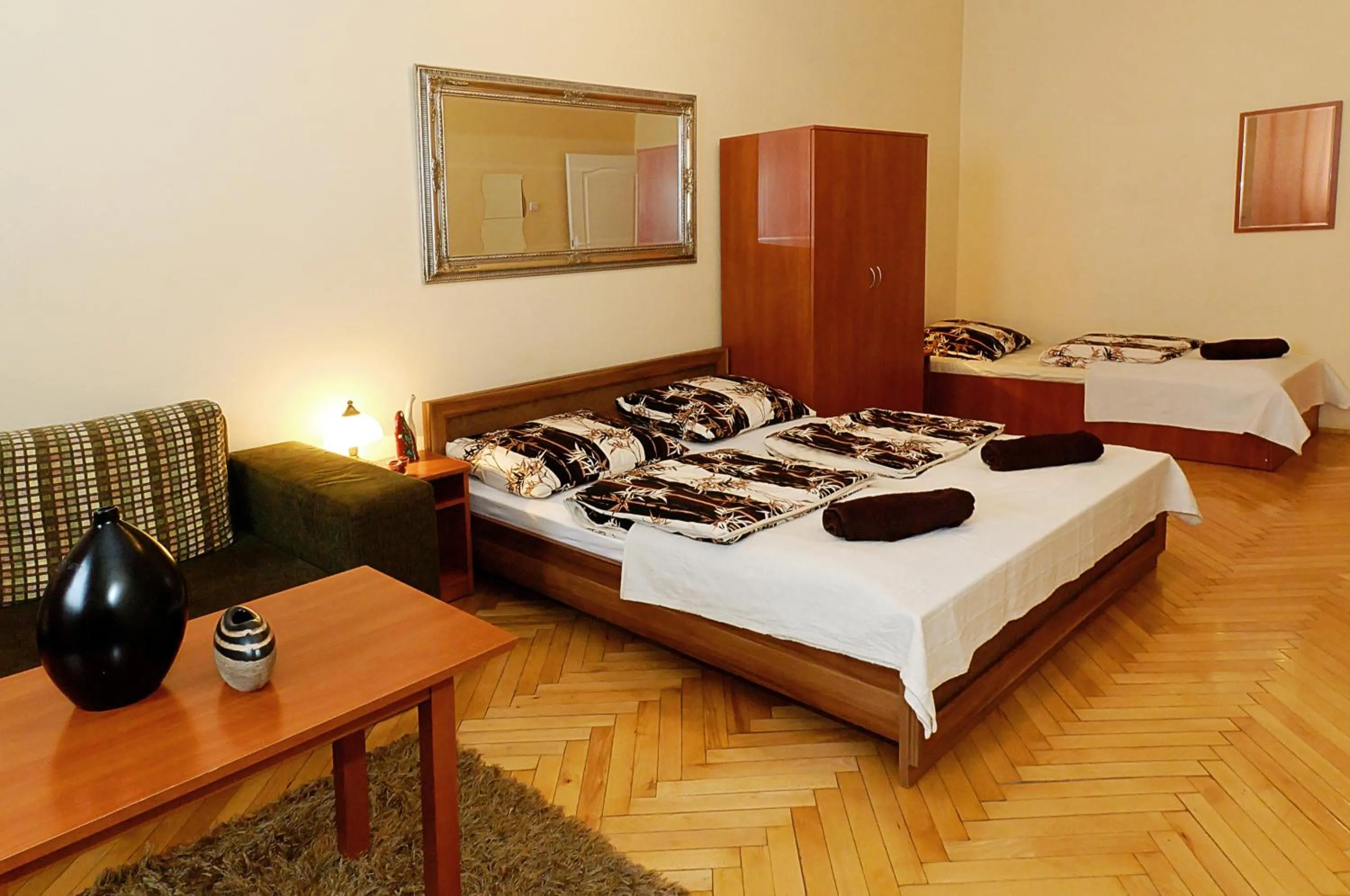Bedroom, Bed in P&J Apartments Floriańska