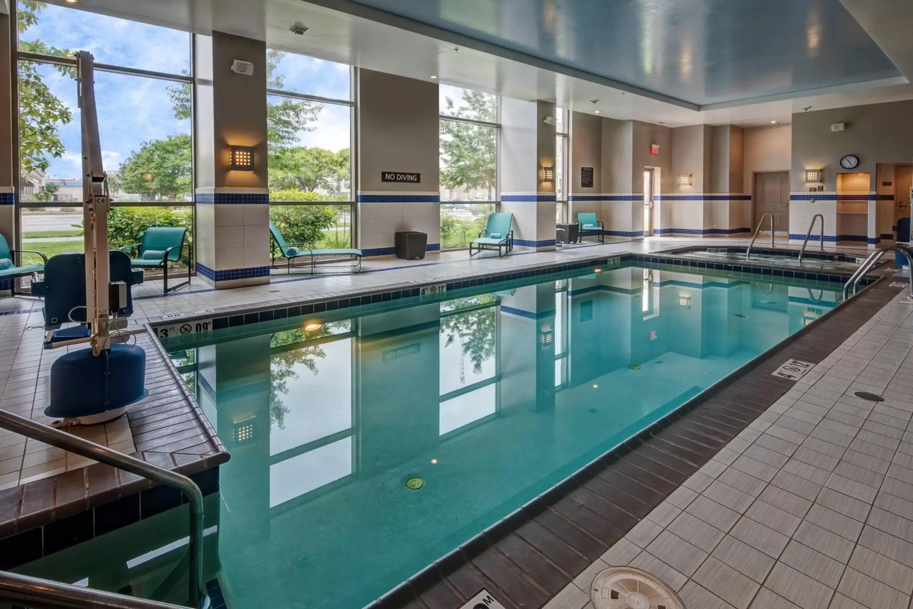 Swimming Pool in Residence Inn Norfolk Downtown