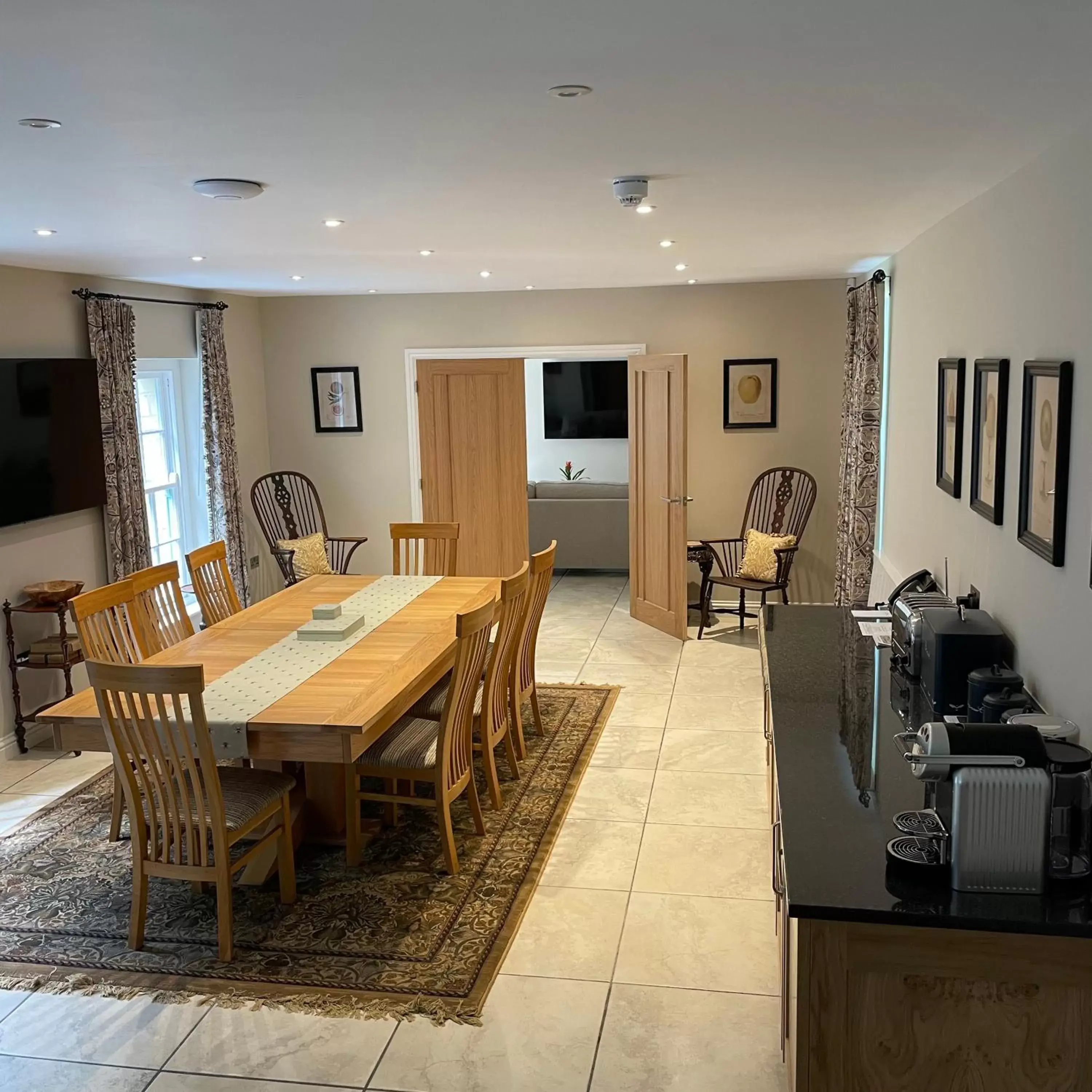 Communal lounge/ TV room, Dining Area in Lucknam Park Hotel