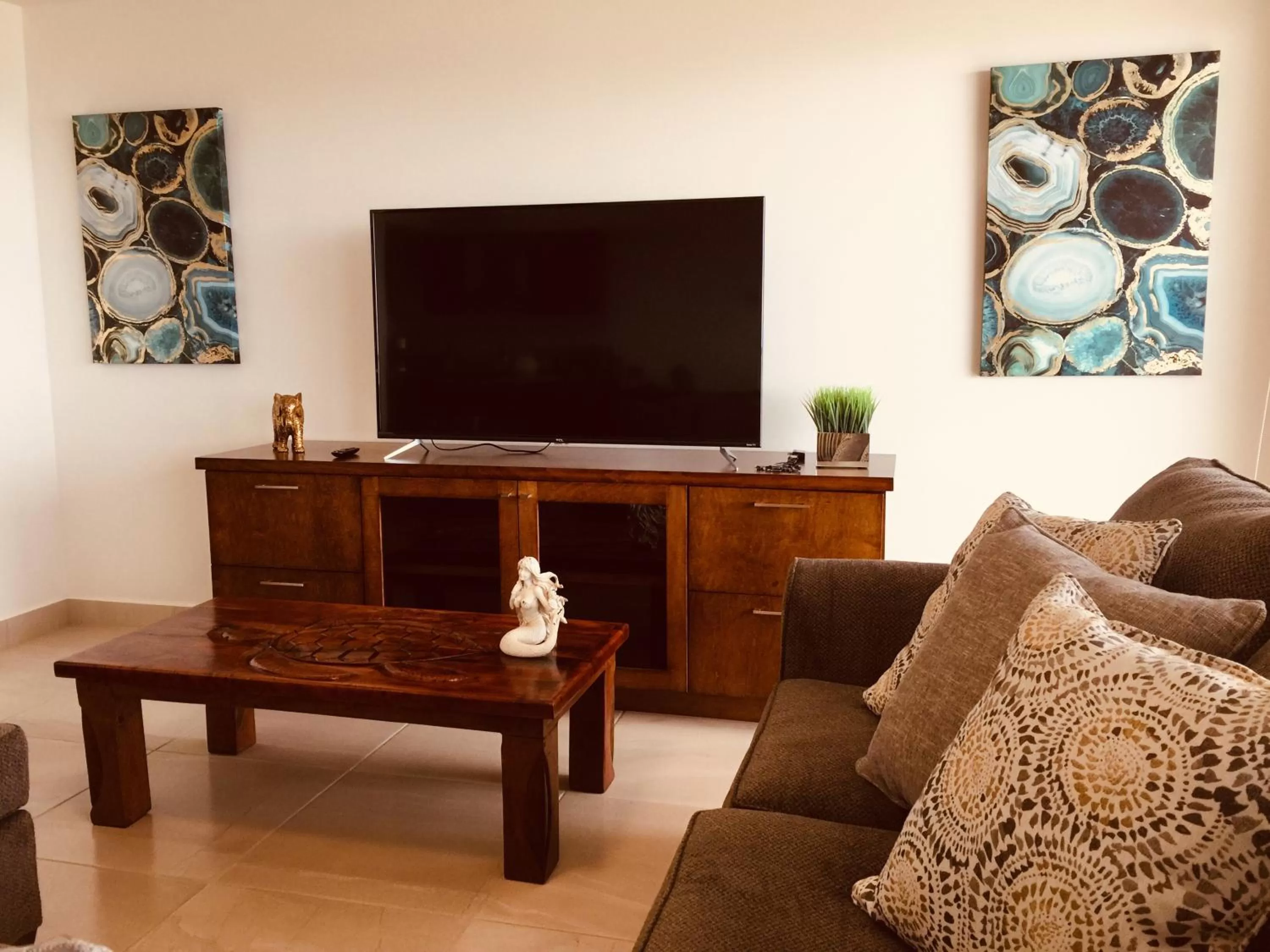 Seating Area in Fabulous Ocean View Condo with Walking Distance to the Beach!