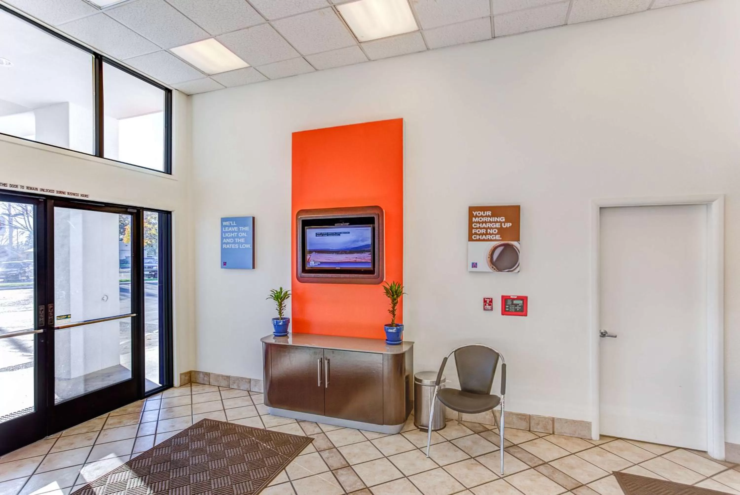 Facade/entrance in Motel 6-Portland, OR - Tigard West