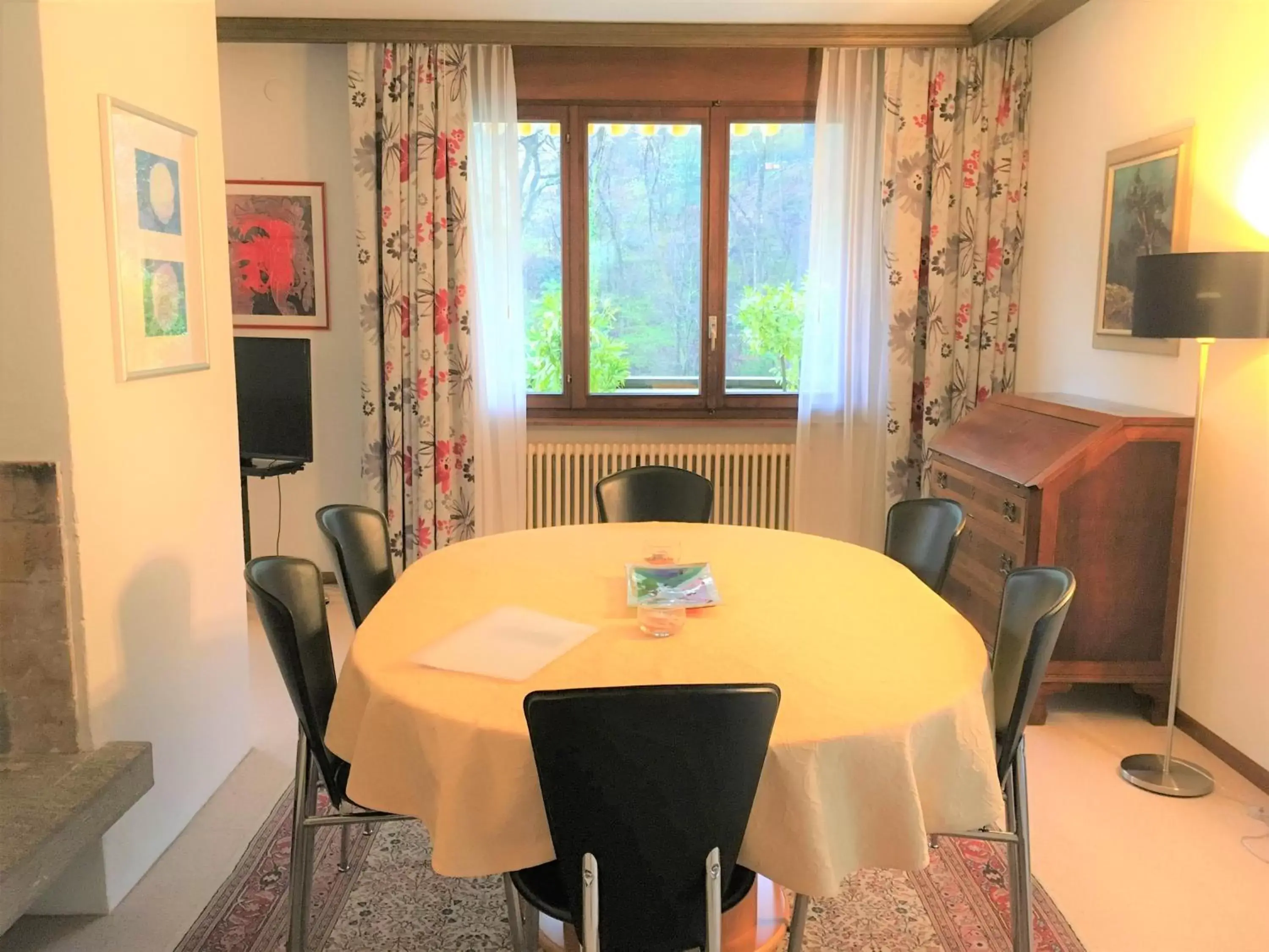 Seating area, Dining Area in Garni Villa Siesta Park