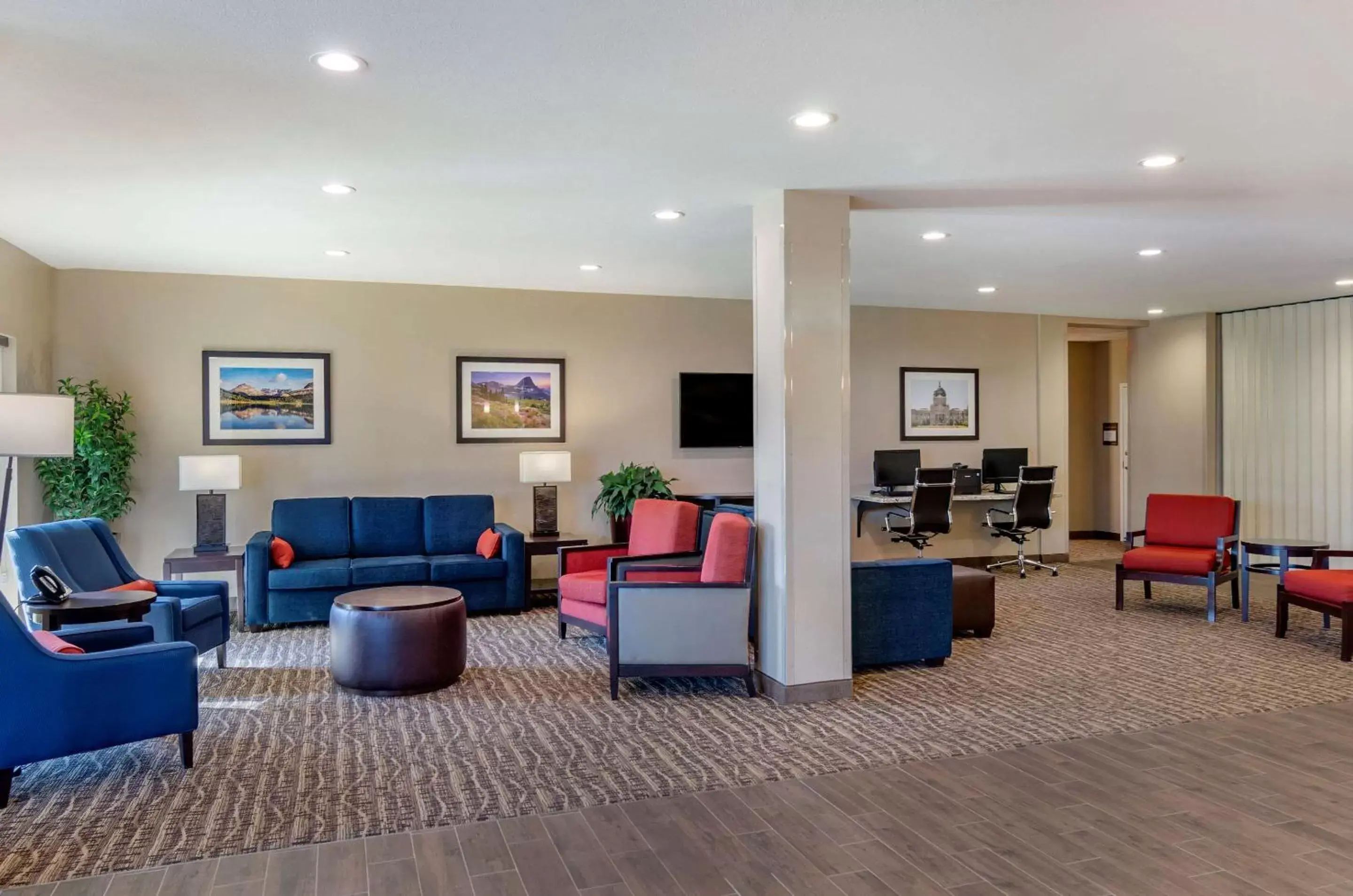 Lobby or reception, Lobby/Reception in Comfort Suites Helena Airport