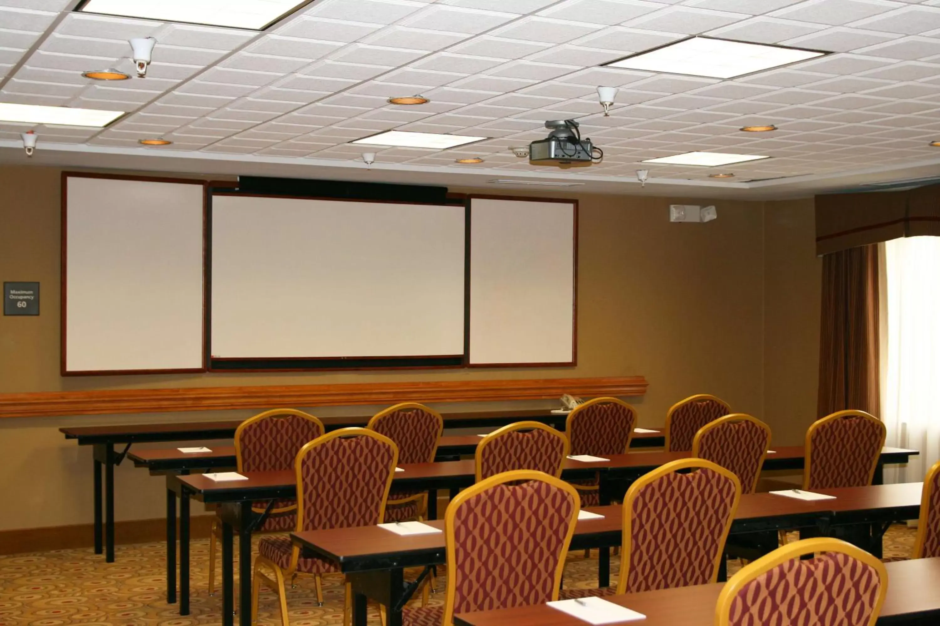 Meeting/conference room in Hampton Inn & Suites Fremont