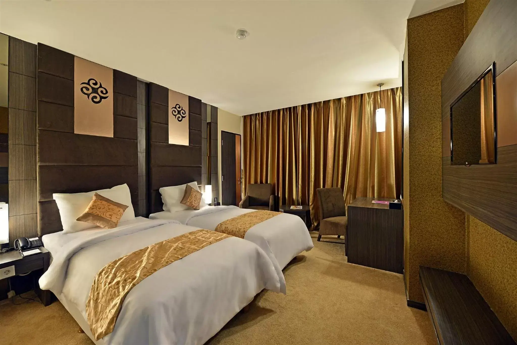 Bedroom, Bed in Grand Tjokro Jakarta