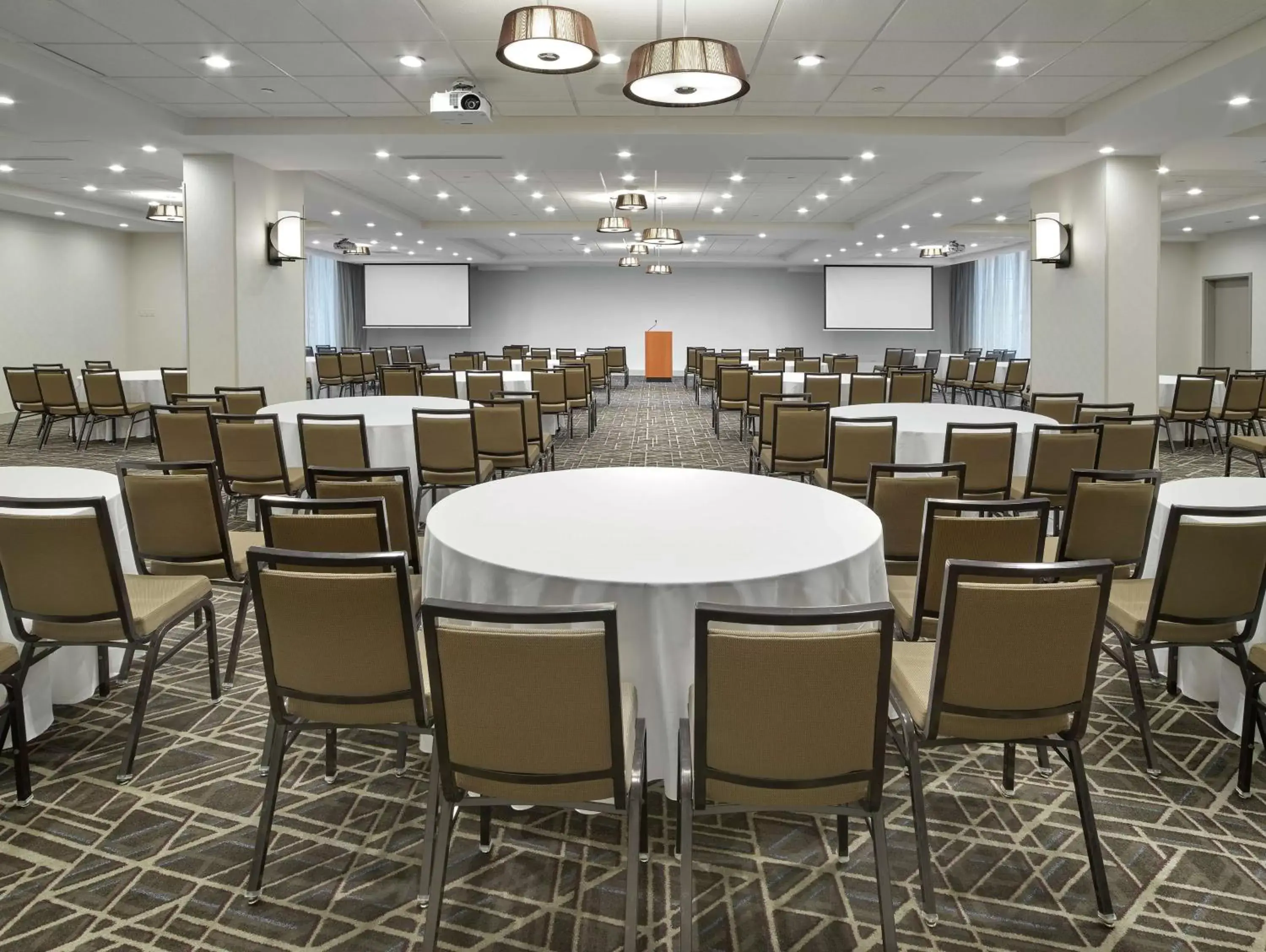 Meeting/conference room in DoubleTree by Hilton Edmonton Downtown