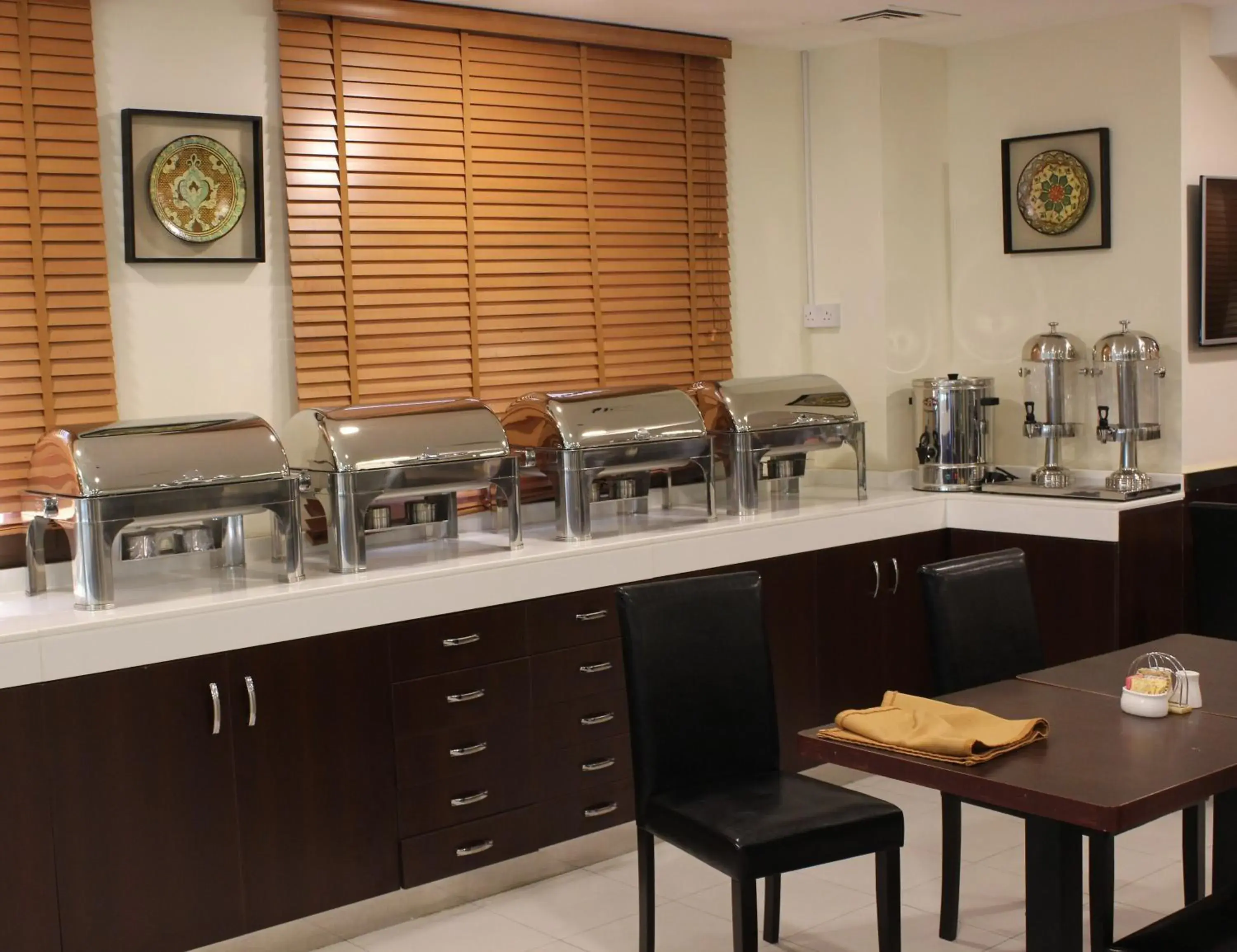 Breakfast in Montreal Naif Hotel Breakfast in Montreal Naif Hotel