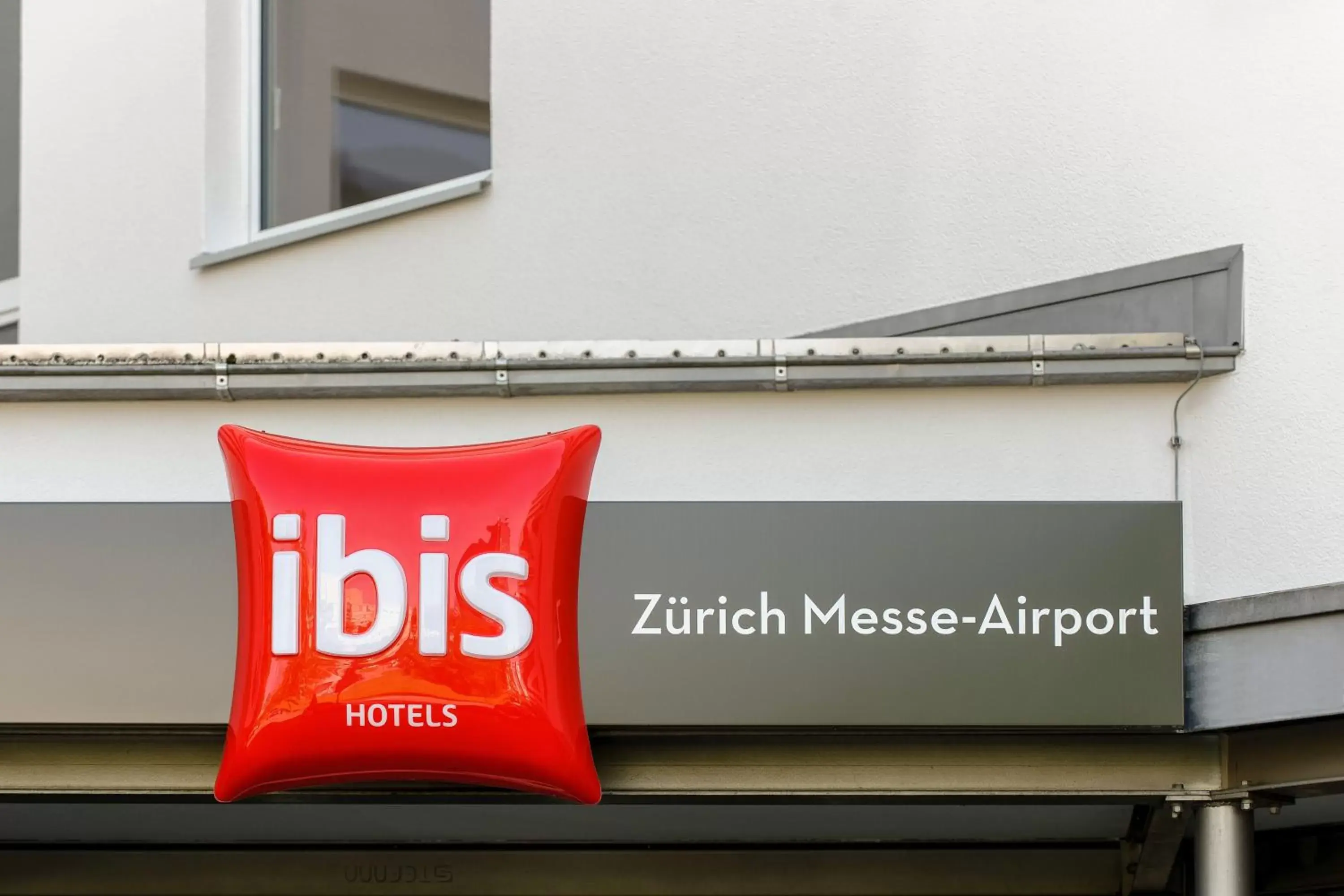 Property logo or sign, Property Logo/Sign in ibis Zürich Messe Airport