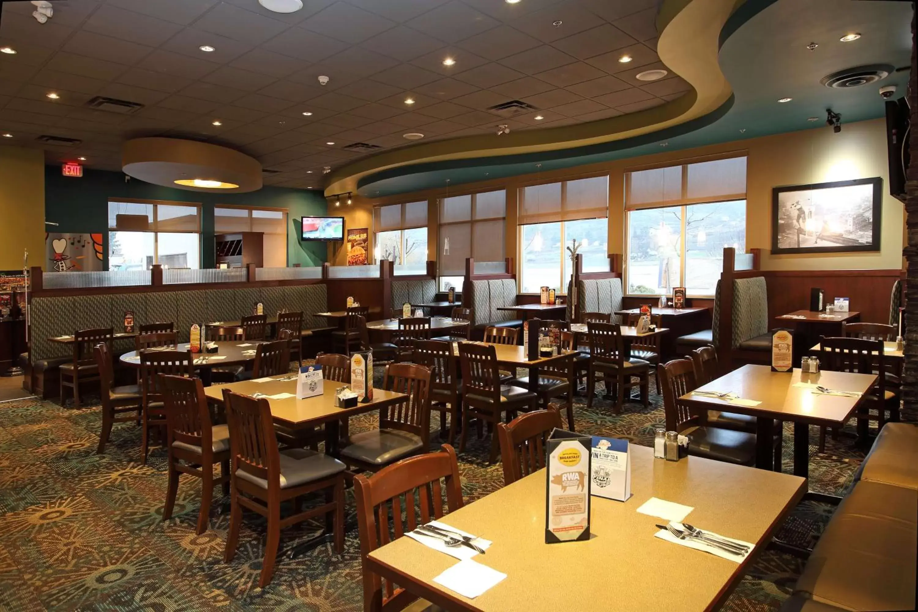 Restaurant/places to eat in Best Western Pacific Inn