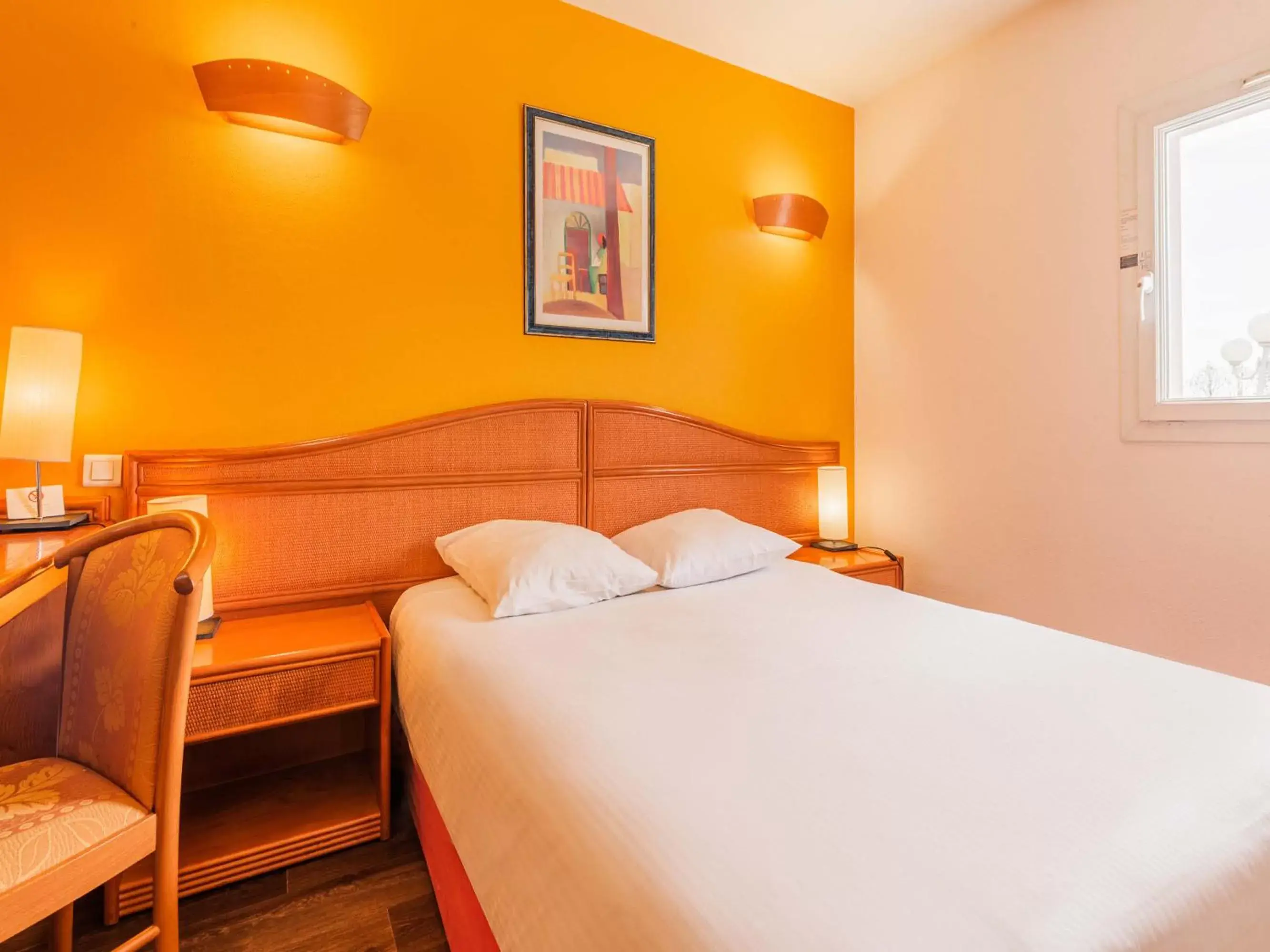 Bedroom, Bed in B&B HOTEL Strasbourg Aéroport