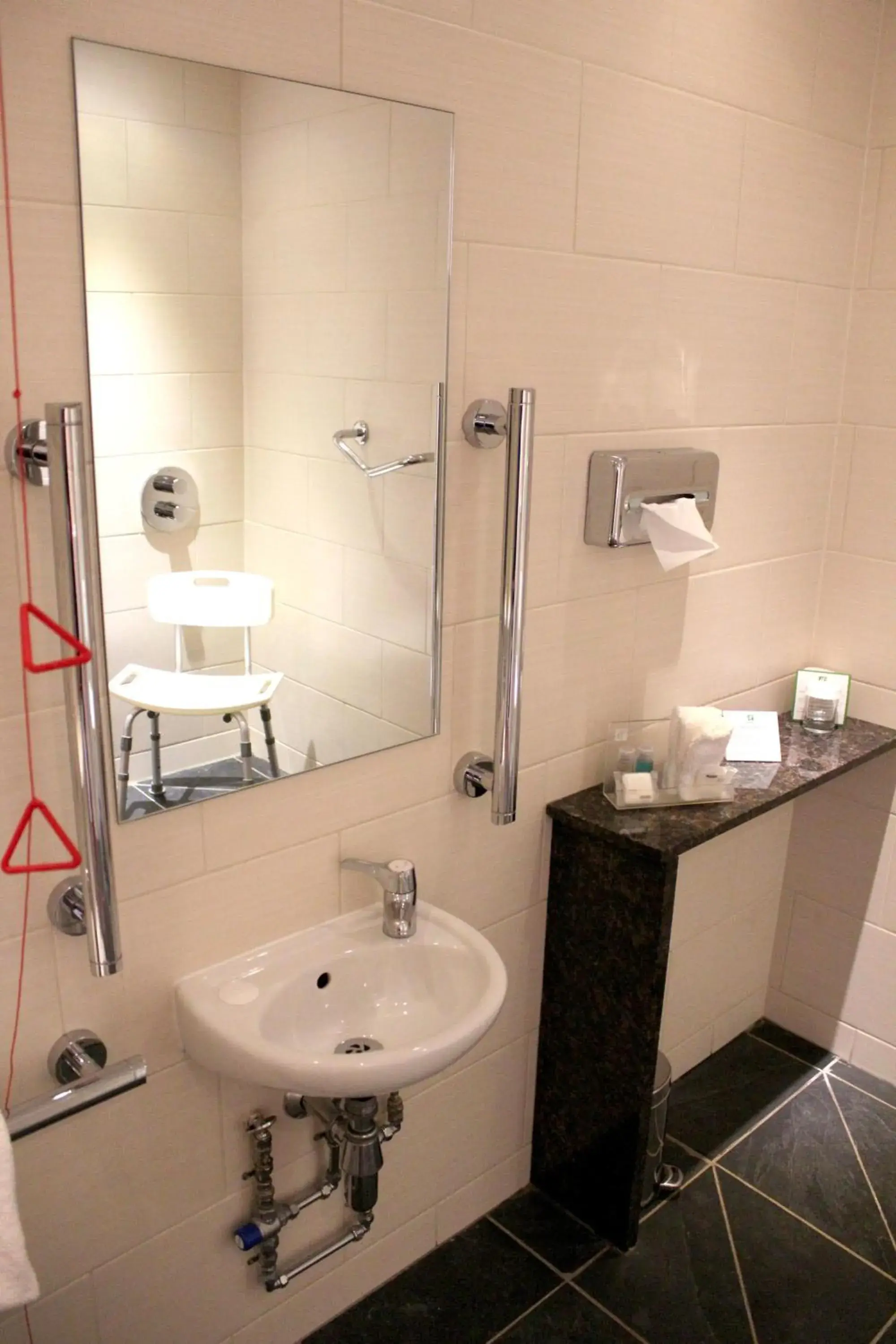 Shower, Bathroom in Holiday Inn Darlington-A1 Scotch Corner, an IHG Hotel