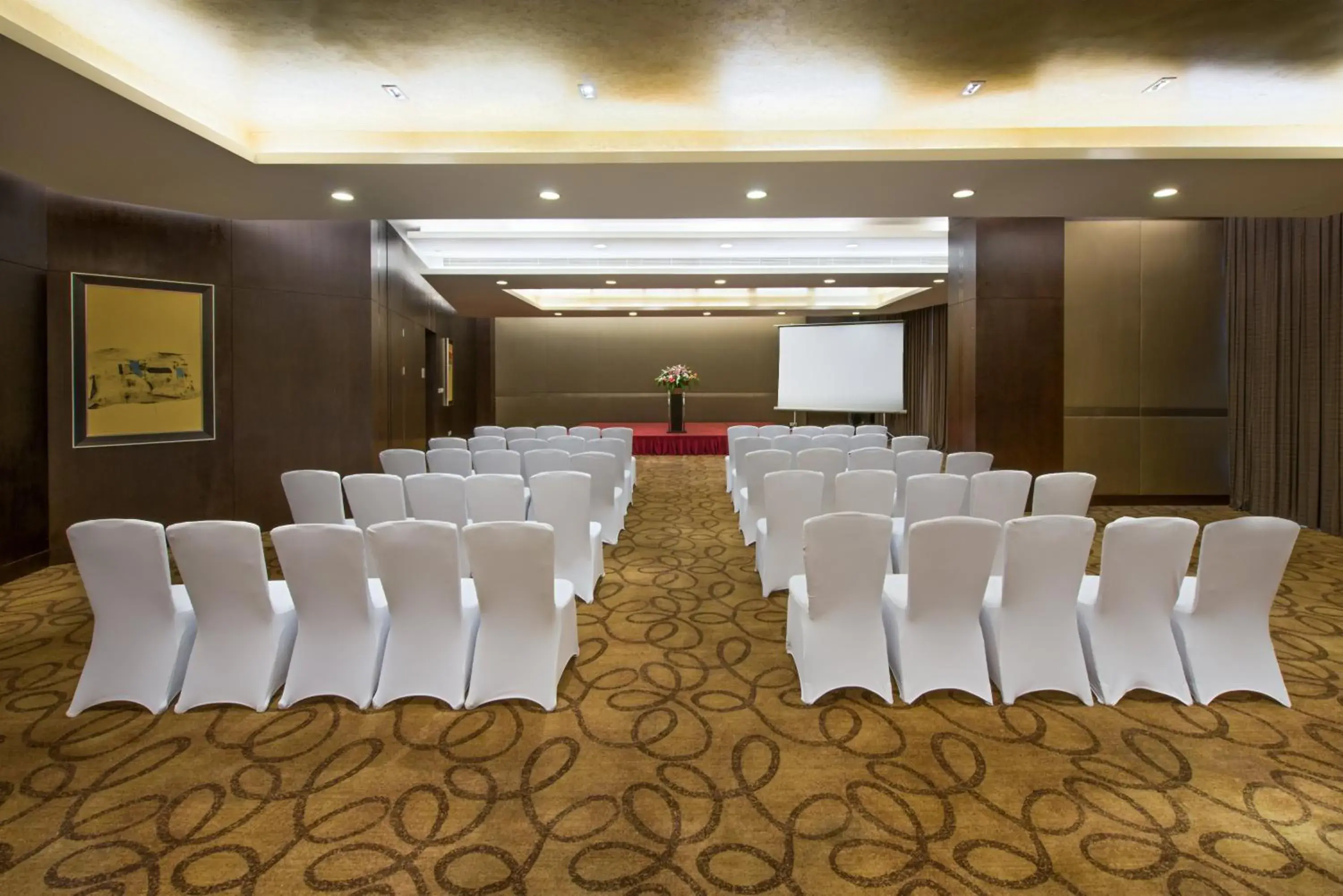 Meeting/conference room in Crowne Plaza Shanghai Xiayang Lake, an IHG Hotel