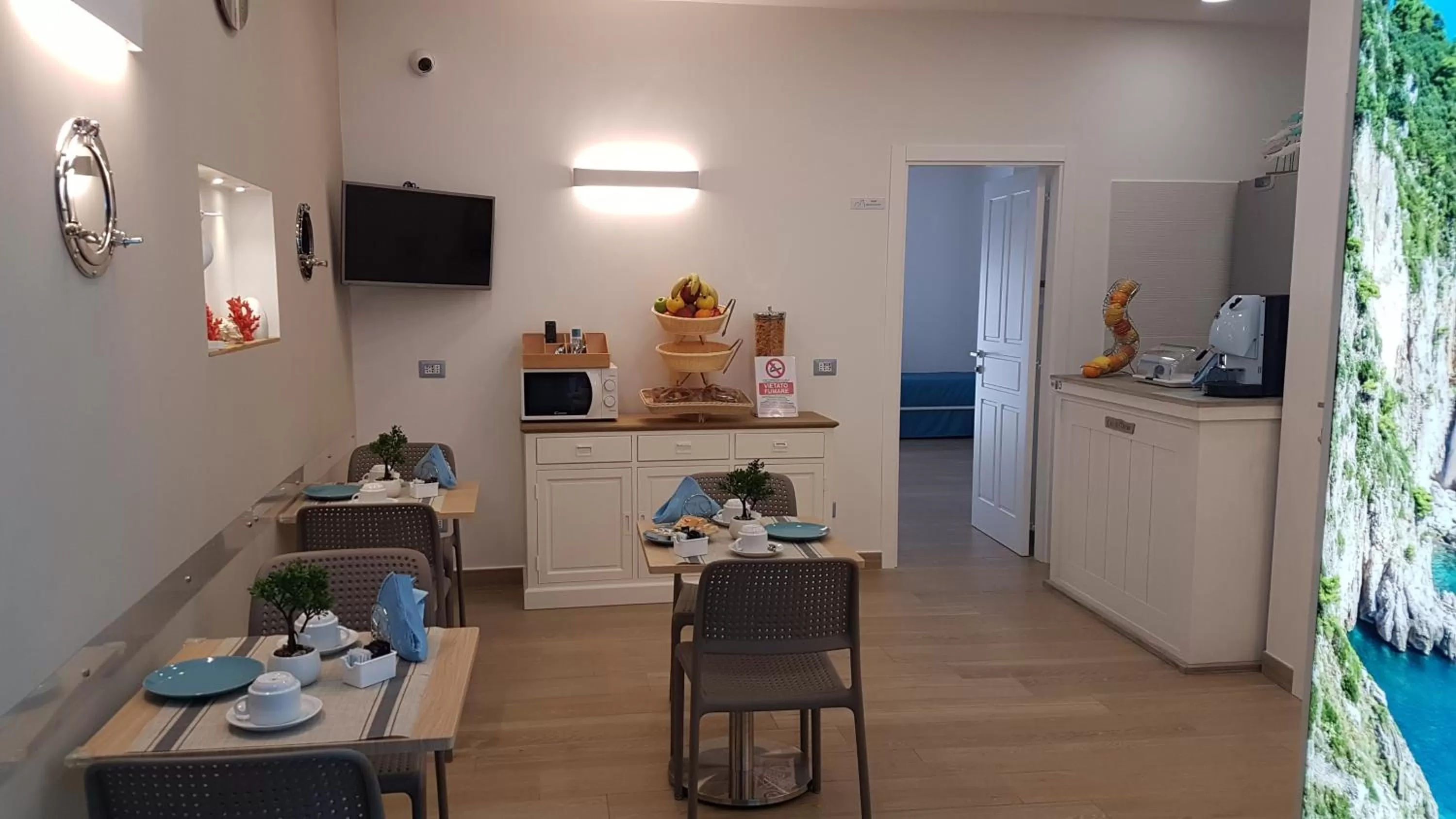 Dining area in Antica Capri