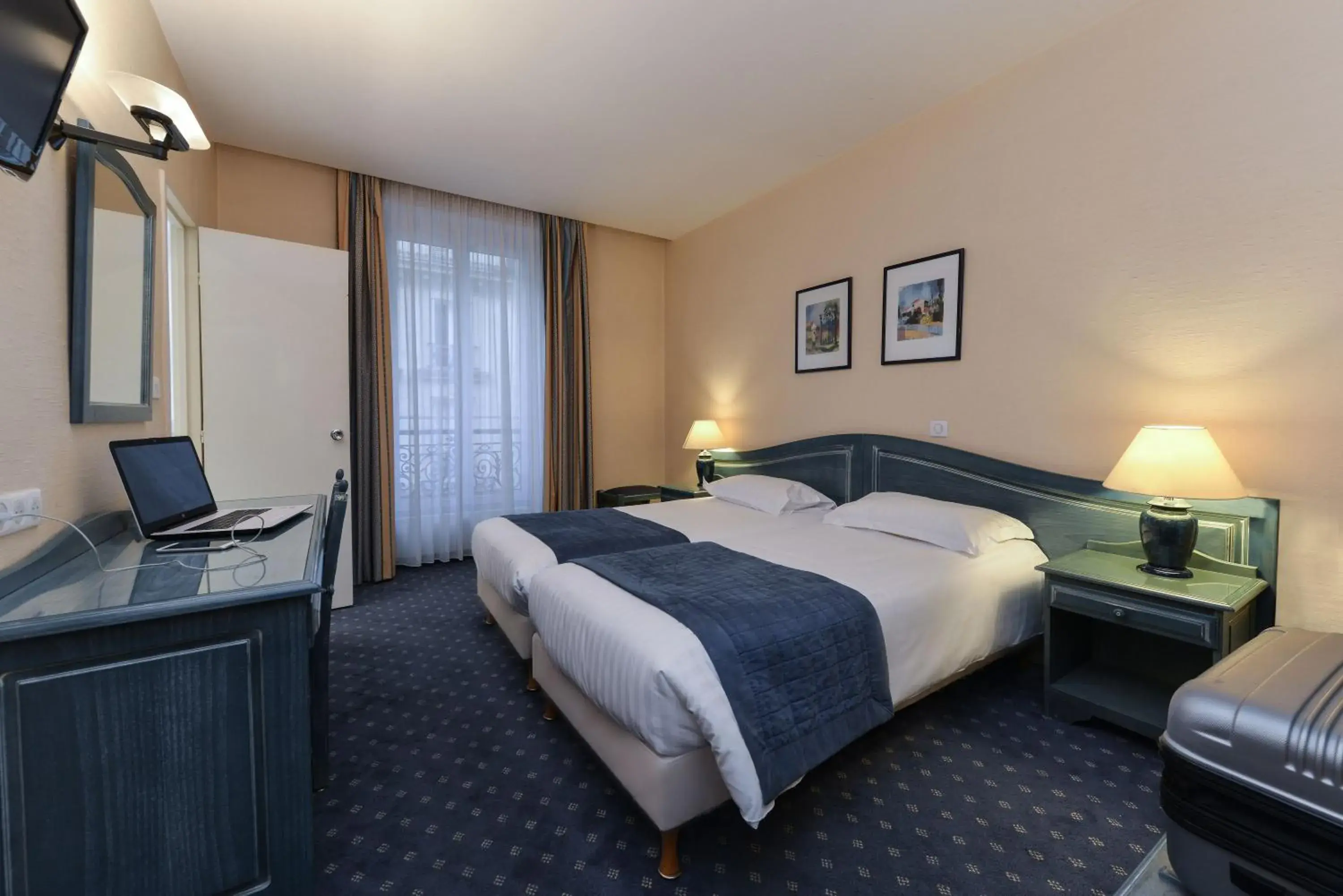 Photo of the whole room, Bed in Hotel du Pré