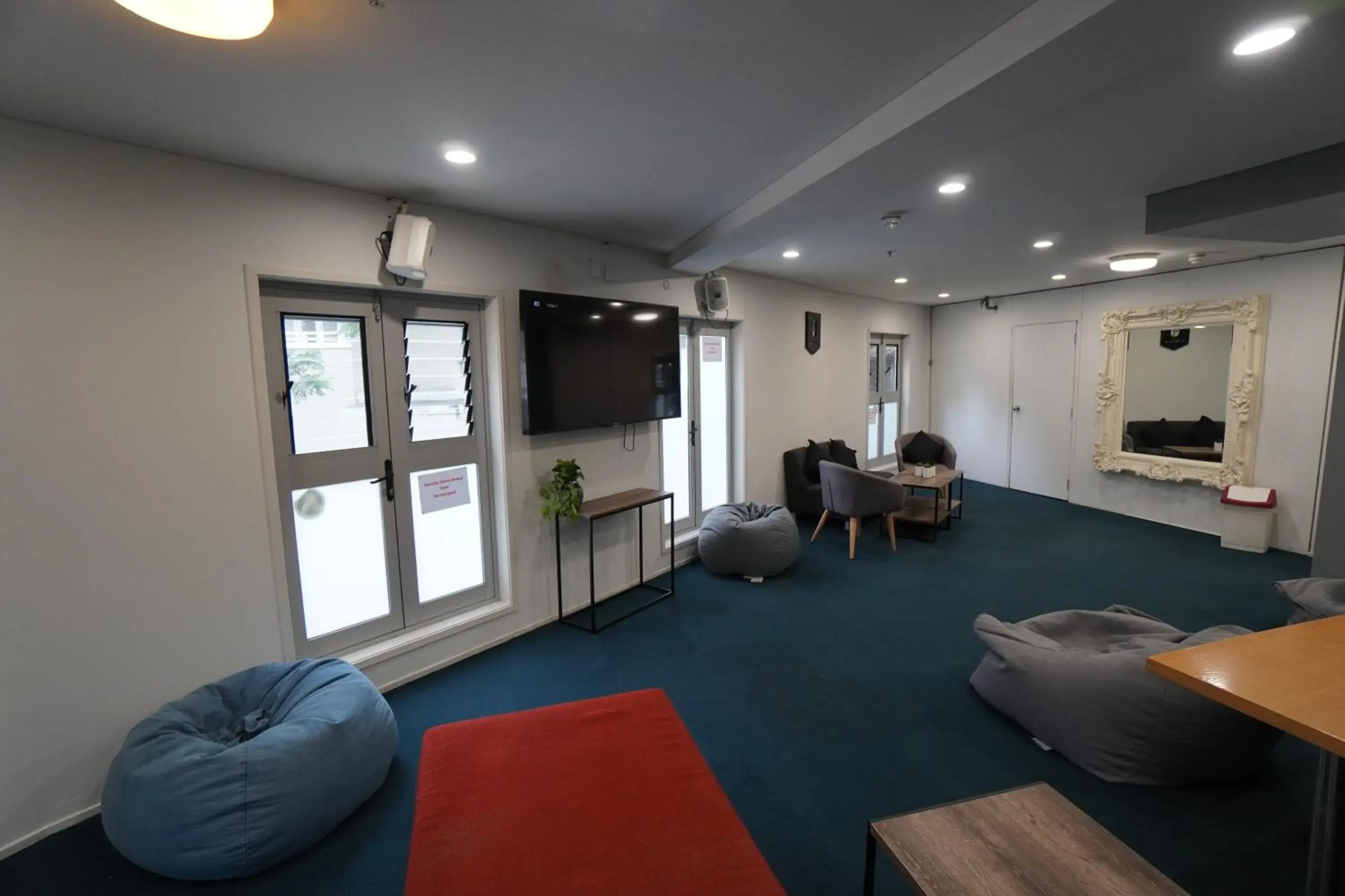 Communal lounge/ TV room in Columbia Apartments