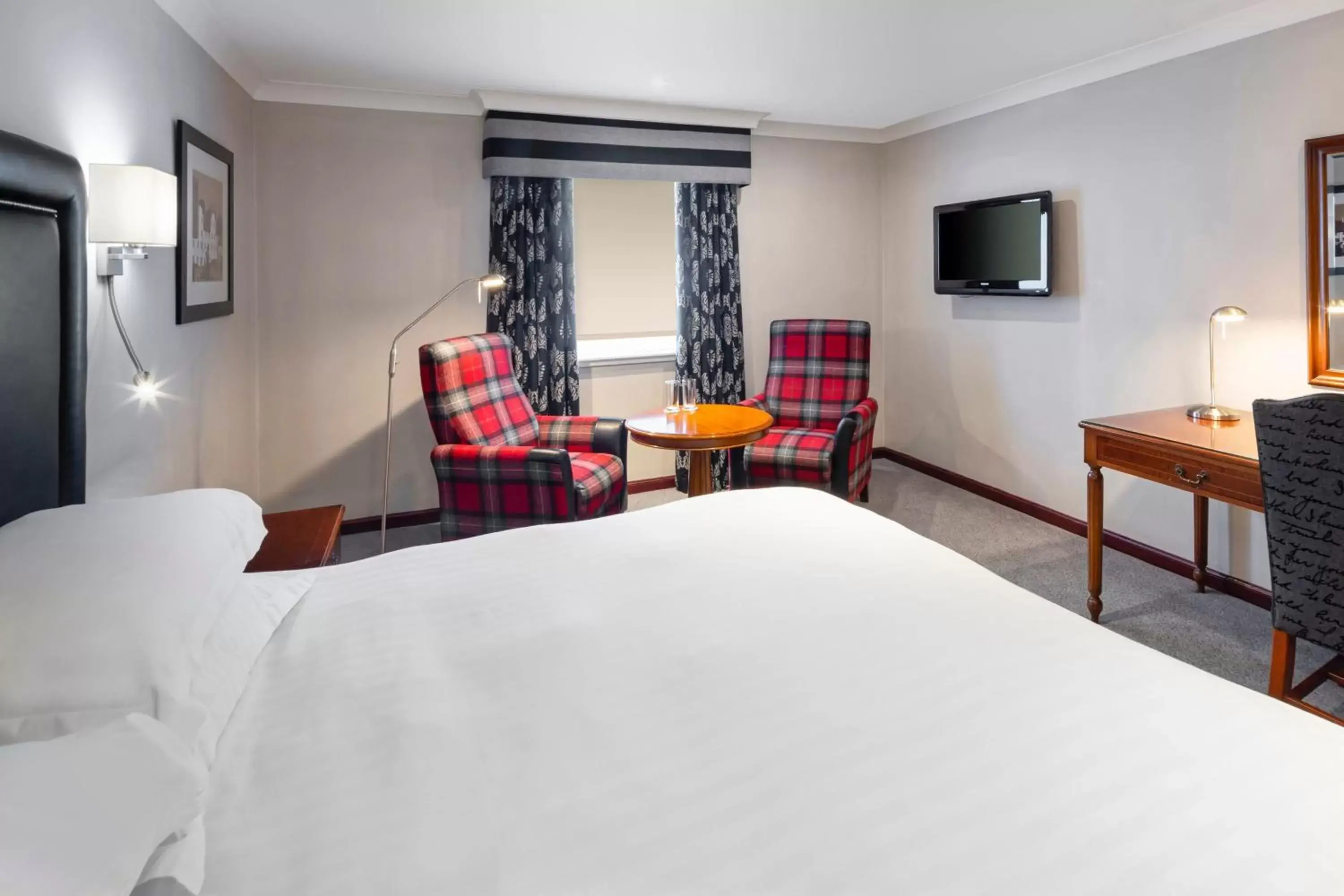 Photo of the whole room in Edinburgh Holyrood Hotel