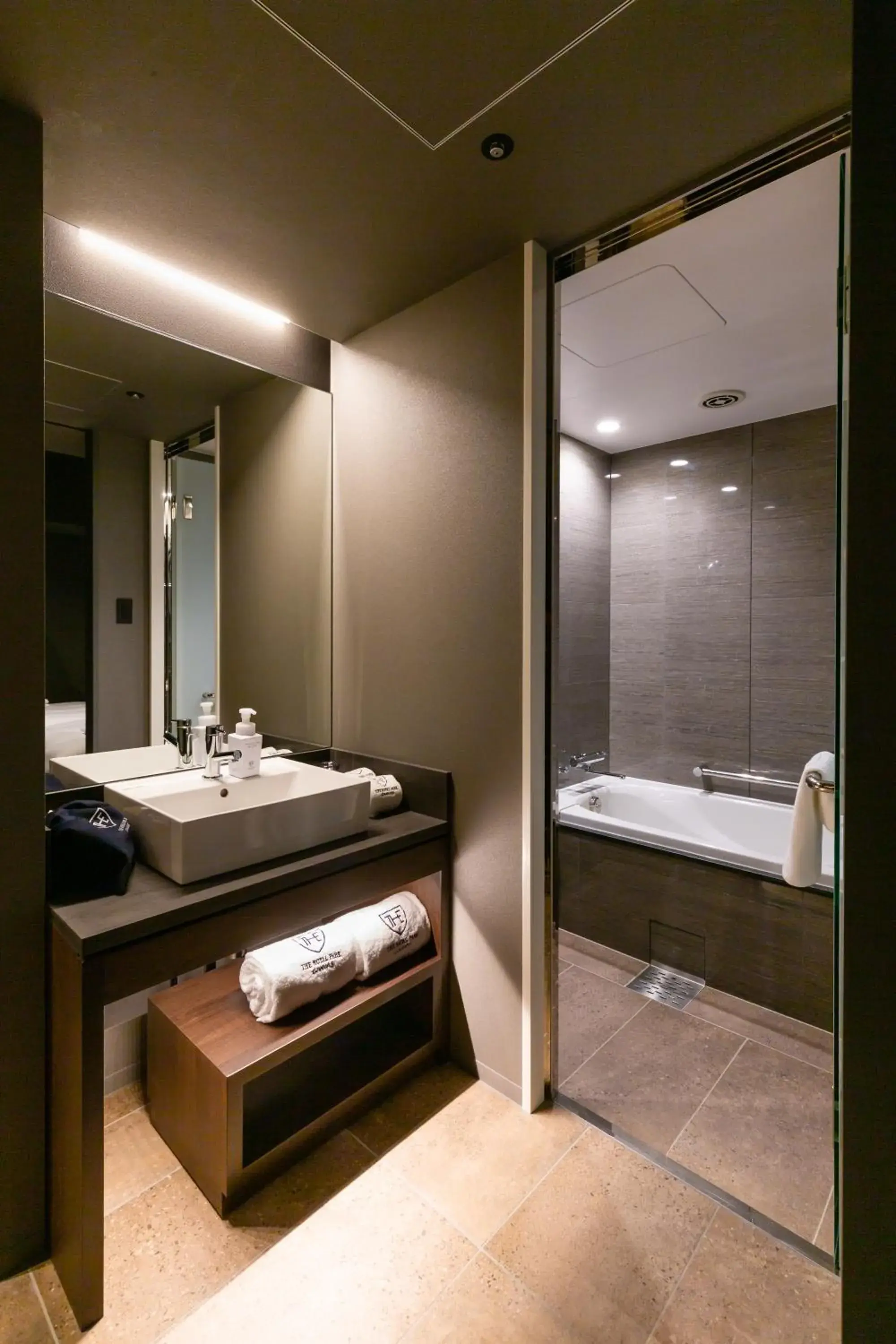 Bed in The Royal Park Canvas - Ginza 8 Bed in The Royal Park Canvas - Ginza 8