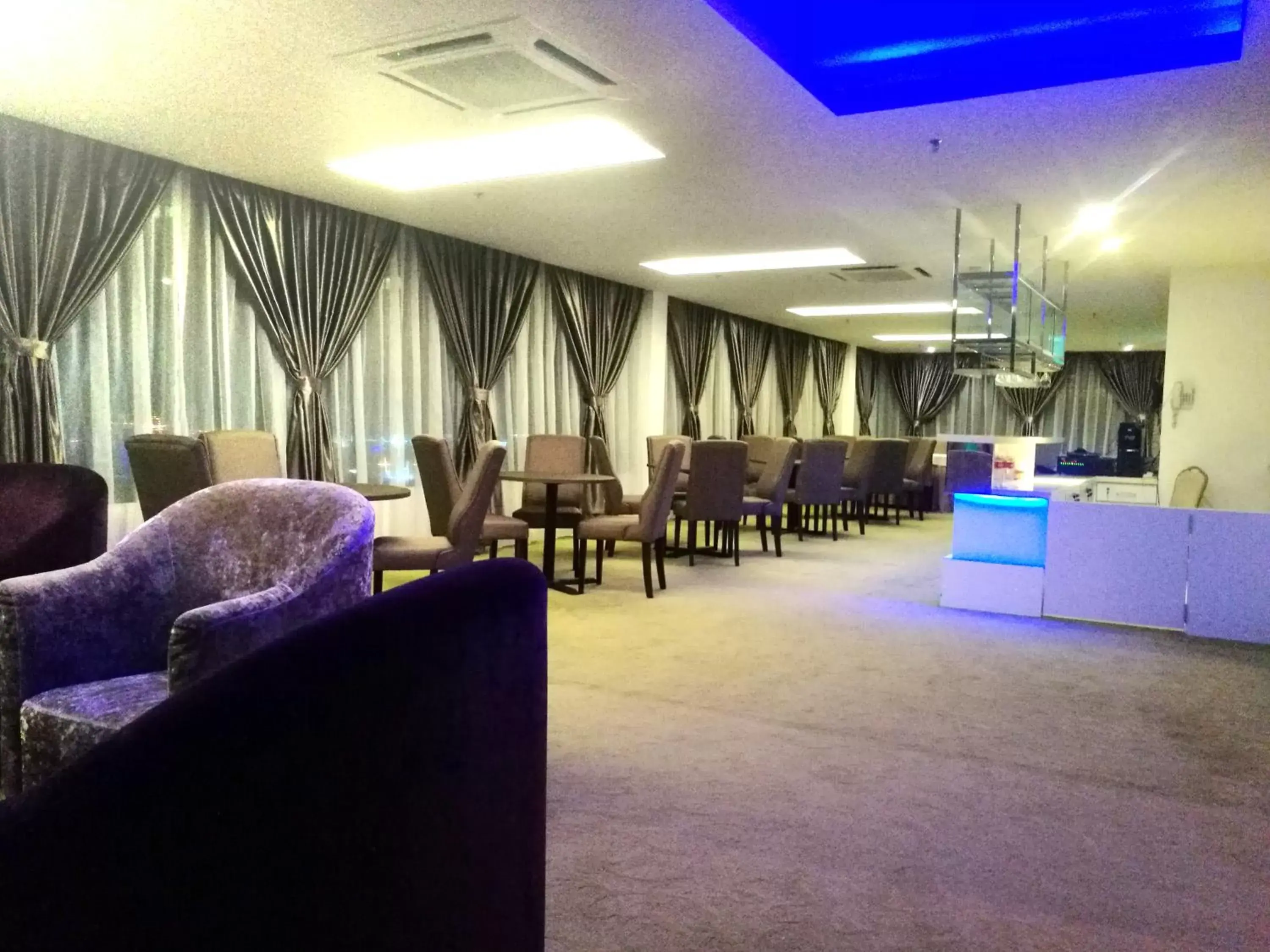 Lounge or bar in The Guest Hotel & Spa