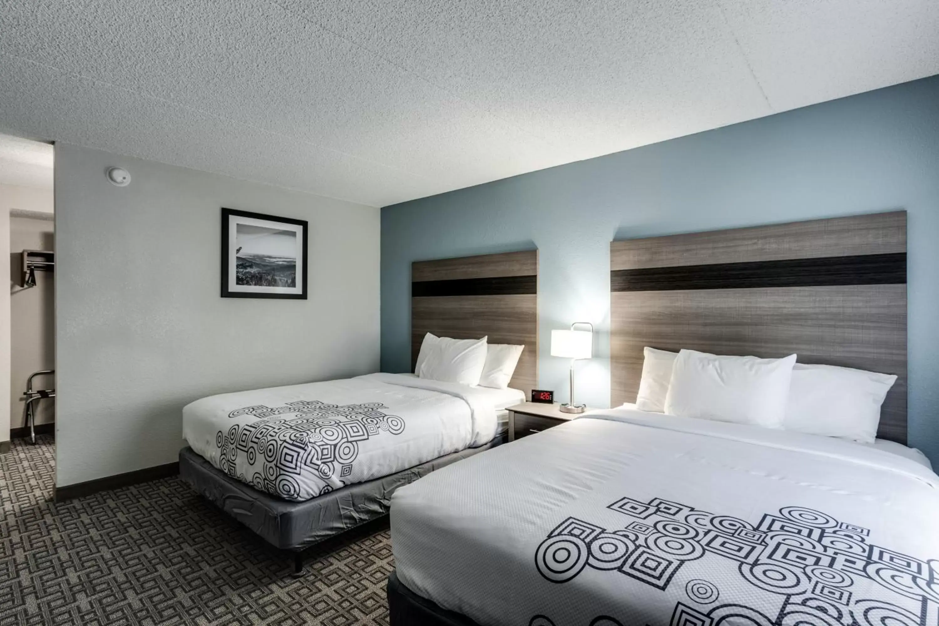 Bed in Days Inn & Suites by Wyndham Spokane