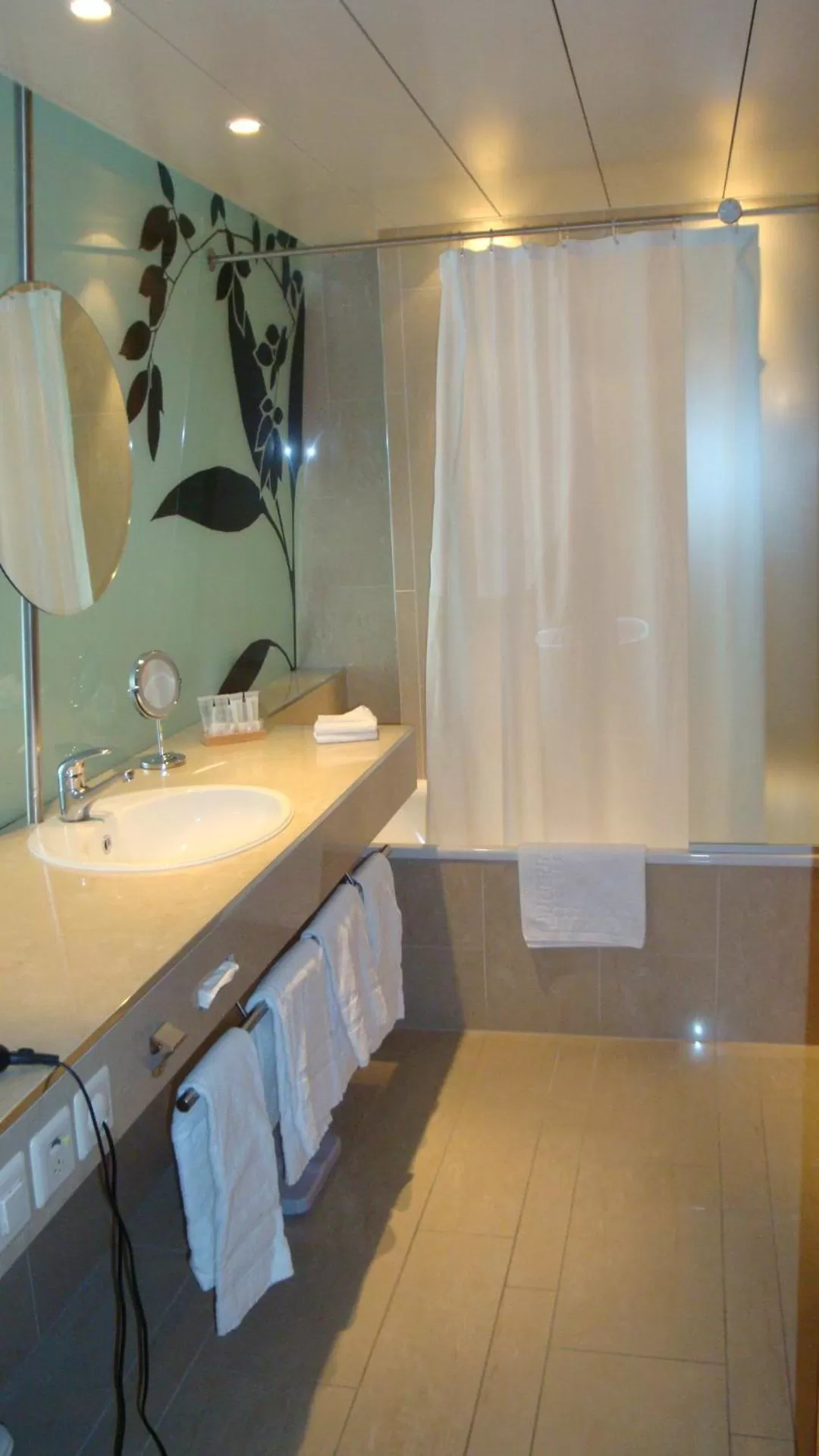 Family Room in Alpha-Palmiers by Fassbind