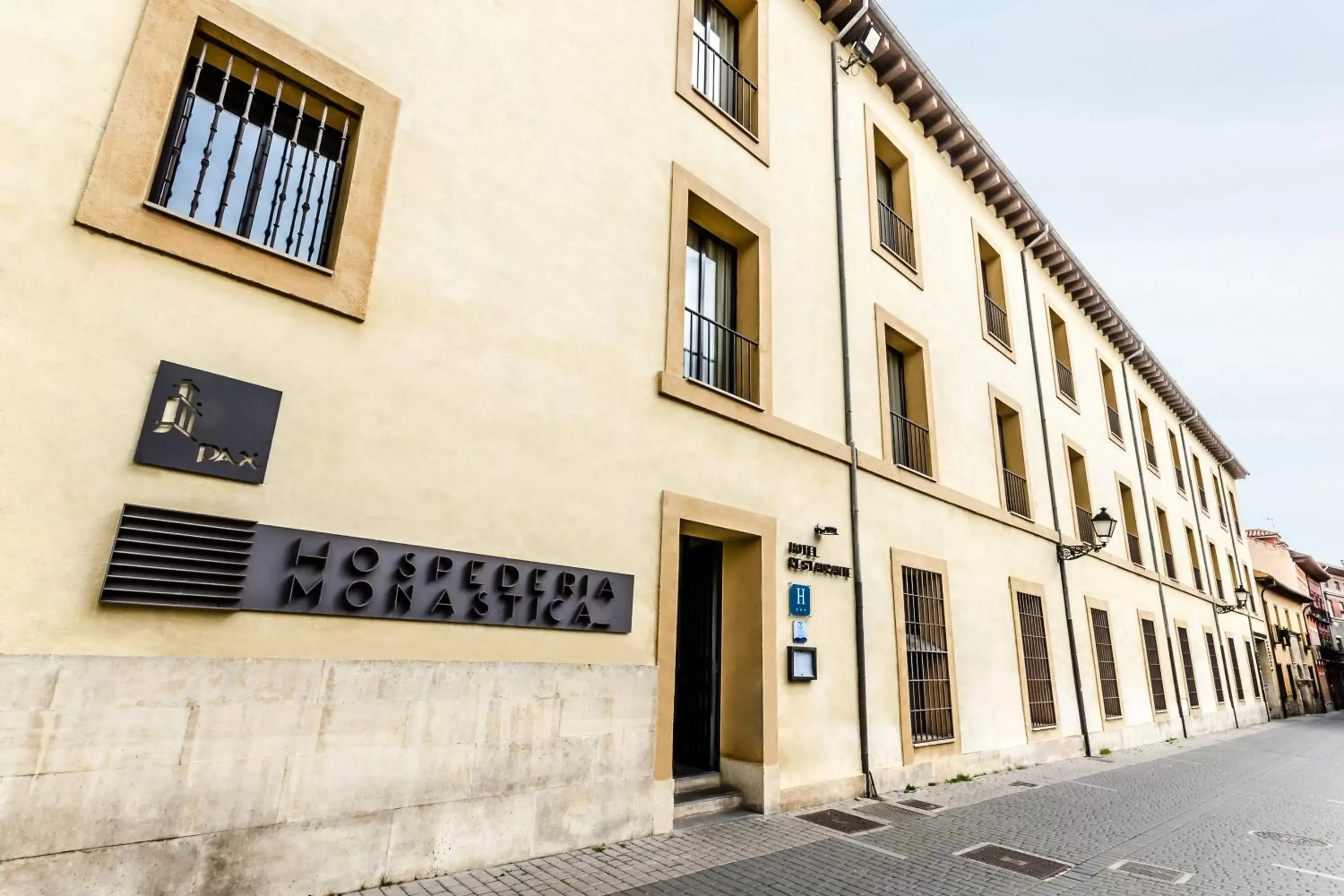 Facade/entrance, Property Building in Hospedería Monástica Pax