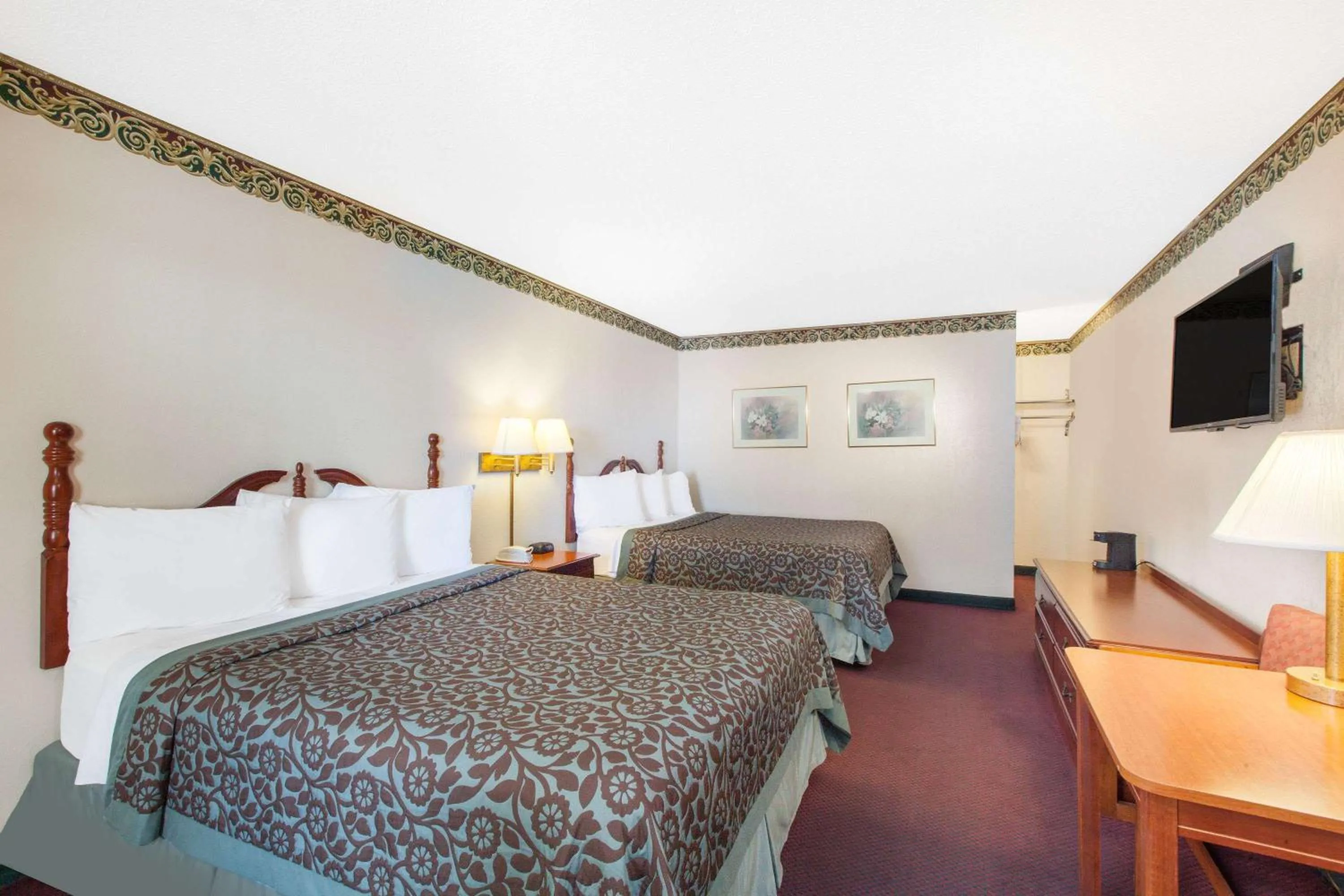 Photo of the whole room, Bed in Days Inn by Wyndham Erick