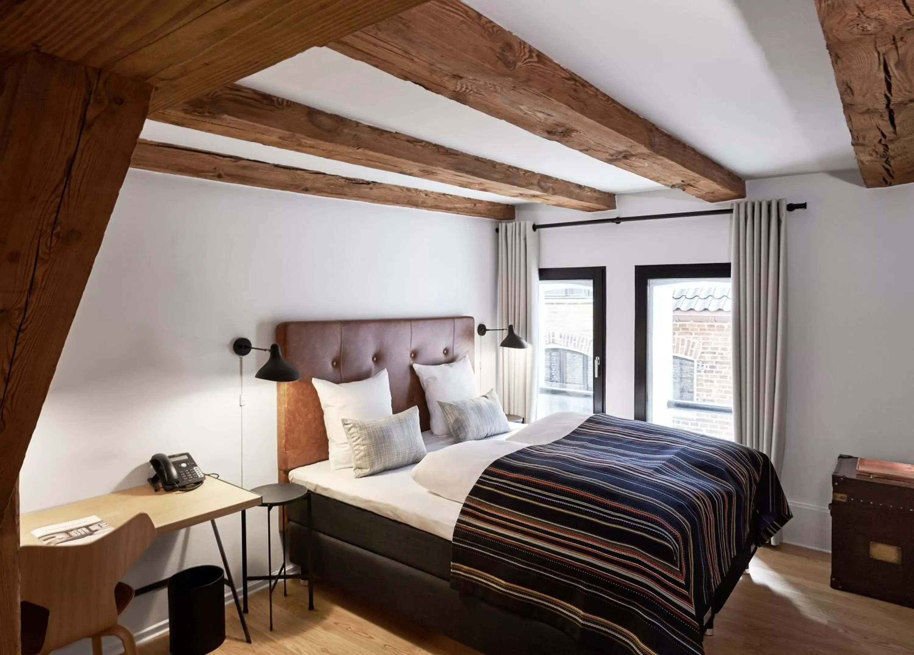 Photo of the whole room, Bed in 71 Nyhavn Hotel