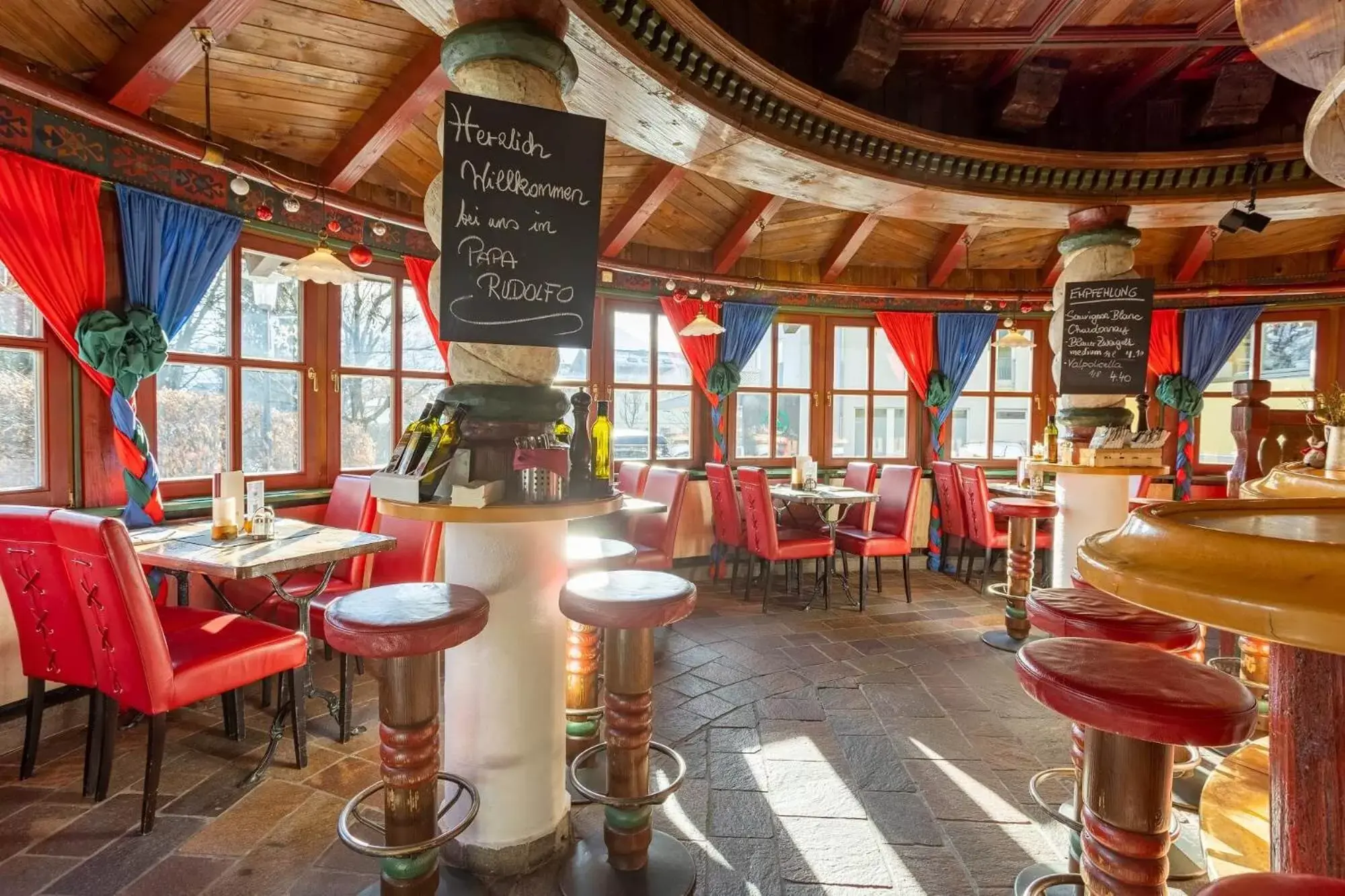 Restaurant/places to eat in Hotel Latini Restaurant/places to eat in Hotel Latini