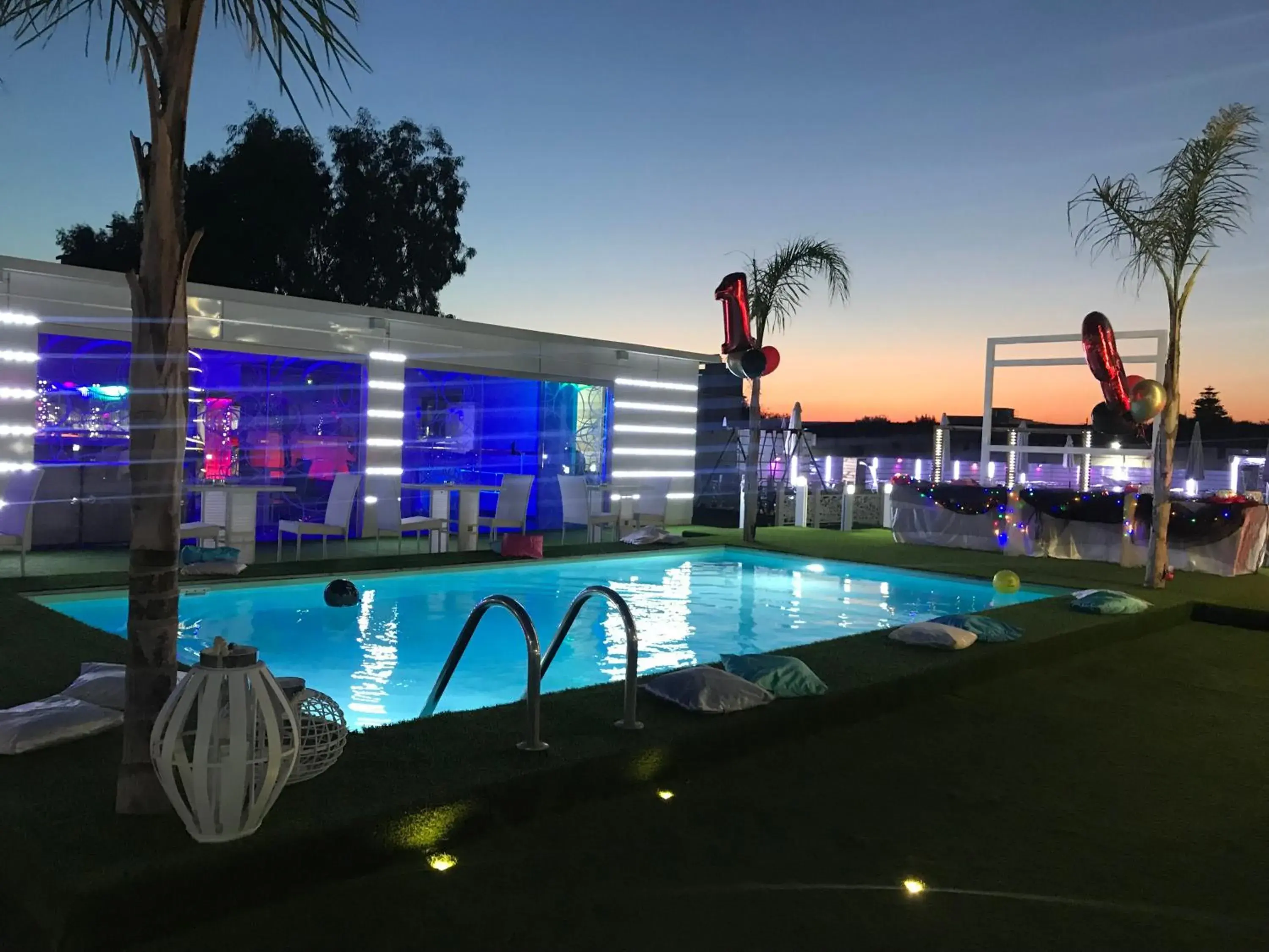 Swimming Pool in Hotel Borbonico di Pietrarsa