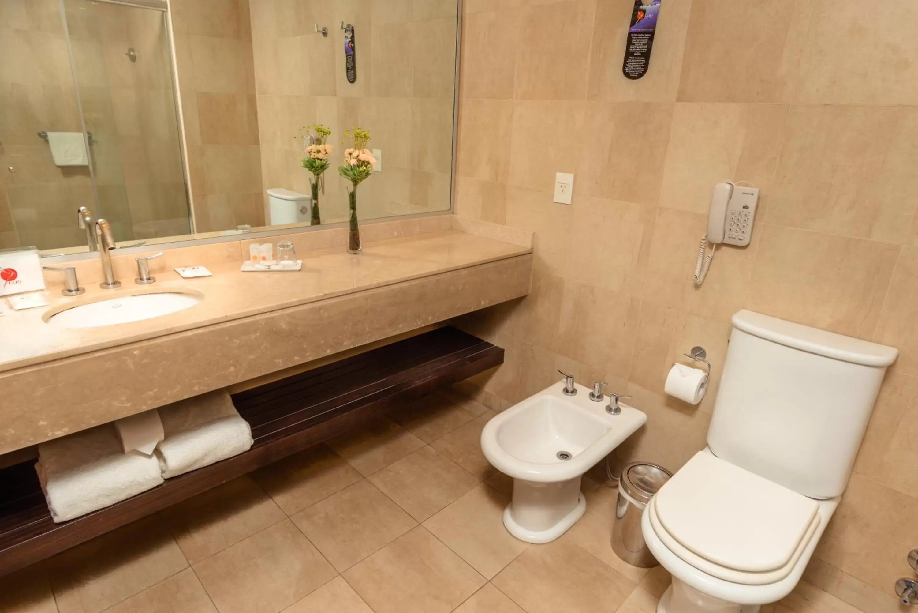 Bathroom in Icaro Suites