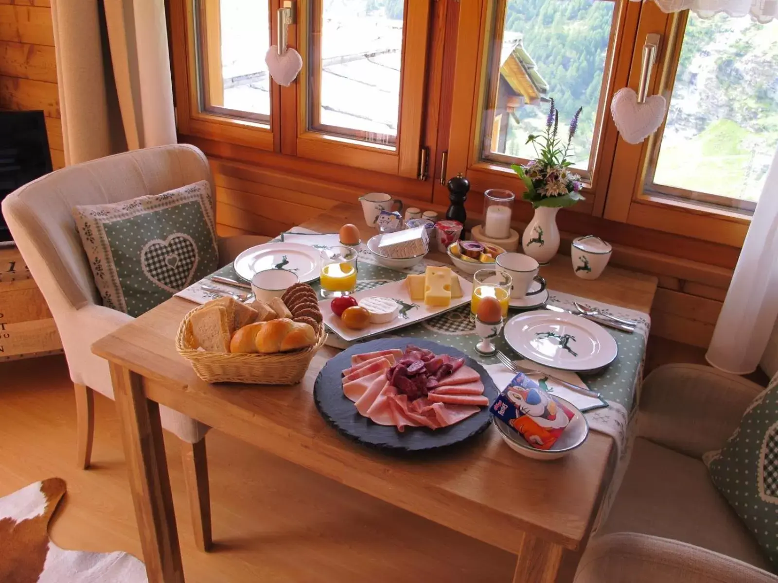 Continental breakfast in Matterhorn Ried Suite