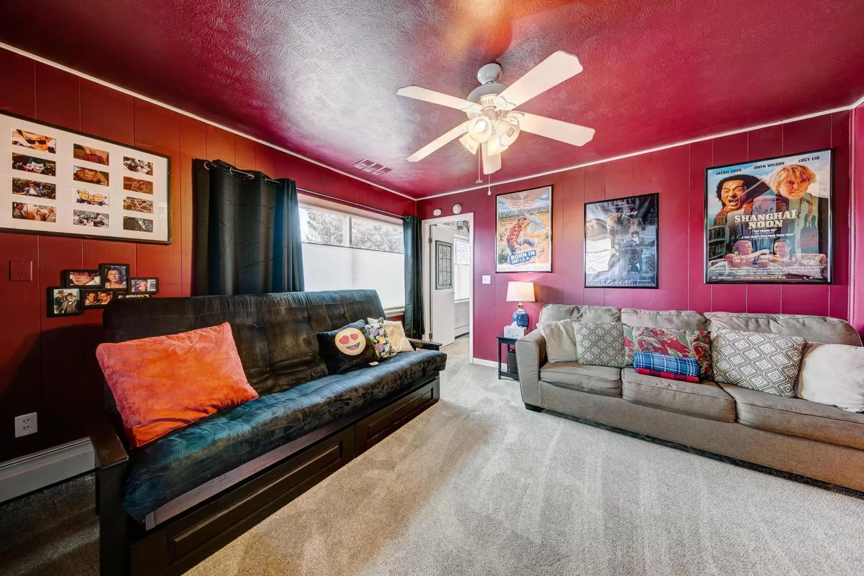 Living room, Seating Area in The Oasis on Eisenhower