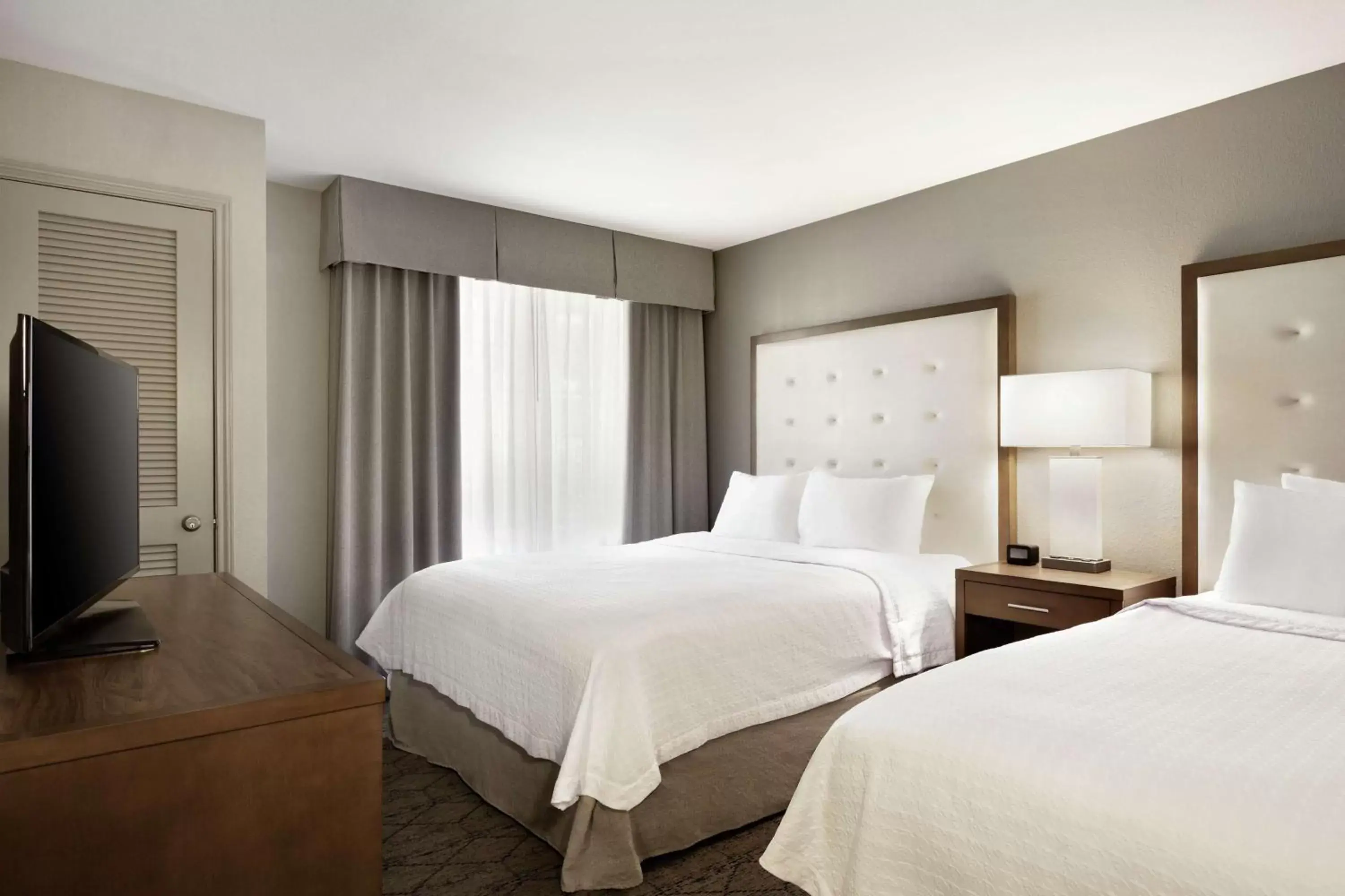 Bed in Homewood Suites by Hilton Portland Airport