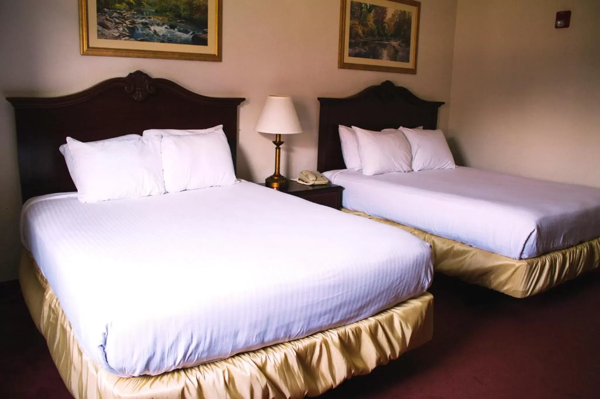 Bedroom, Bed in Americas Best Value Inn-Fredonia