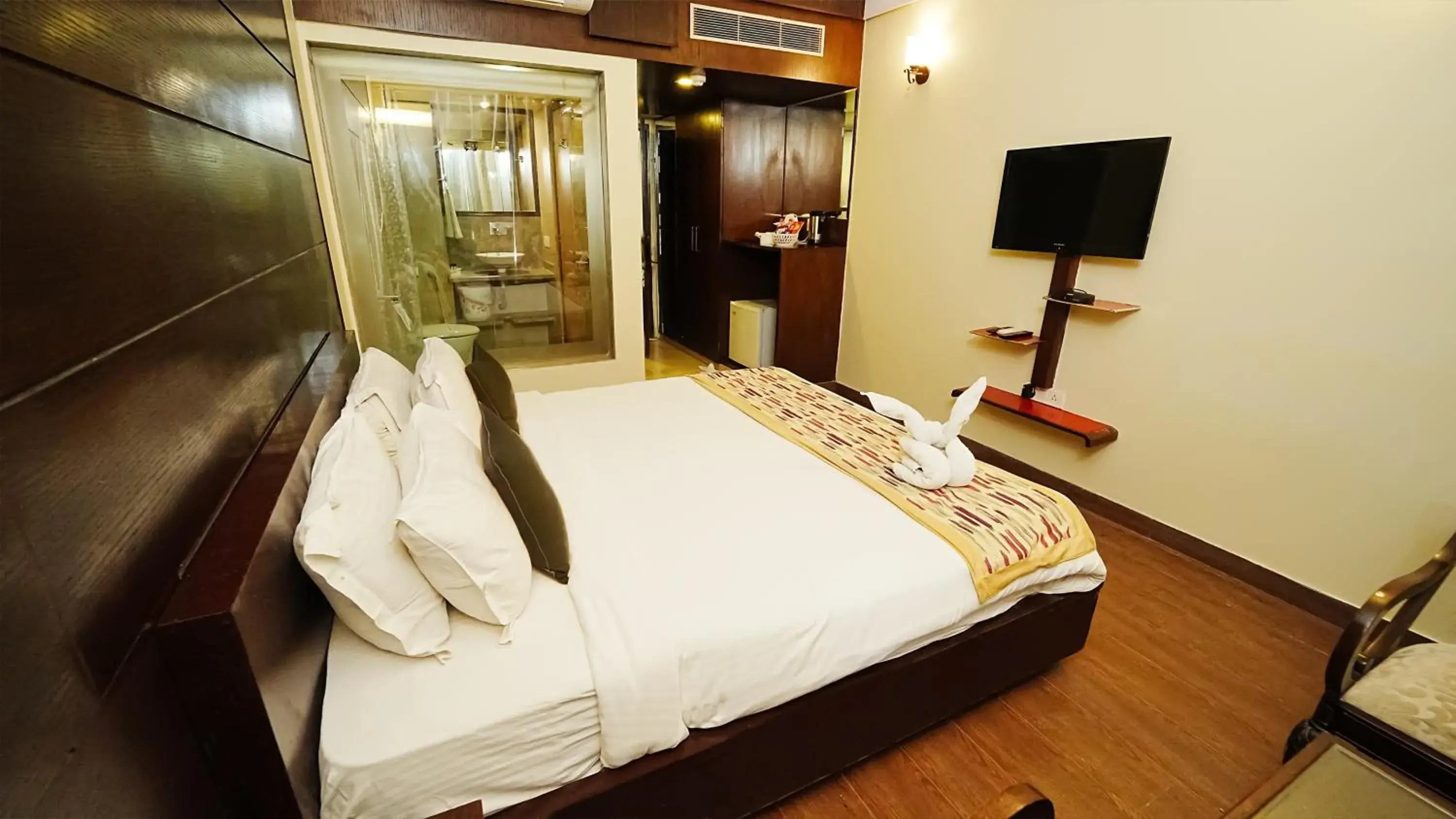 Photo of the whole room, Bed in Hotel Atulyaa Taj