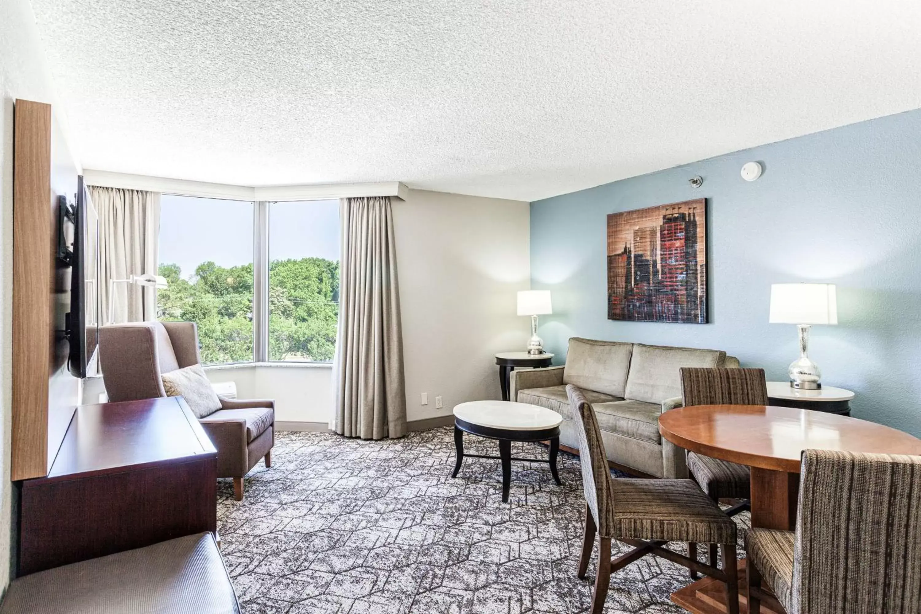 Bedroom in DoubleTree by Hilton Memphis