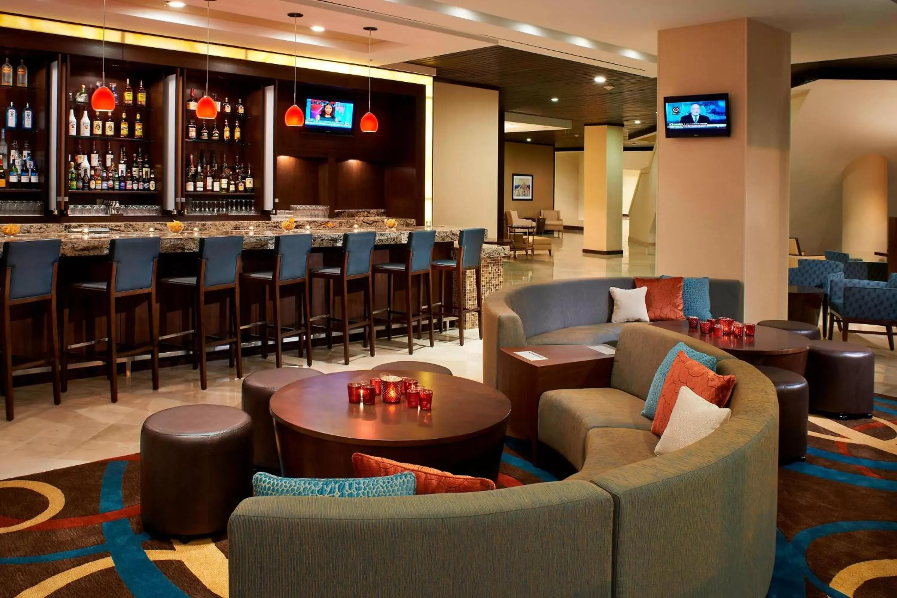 Restaurant/places to eat, Lounge/Bar in Charleston Marriott Town Center