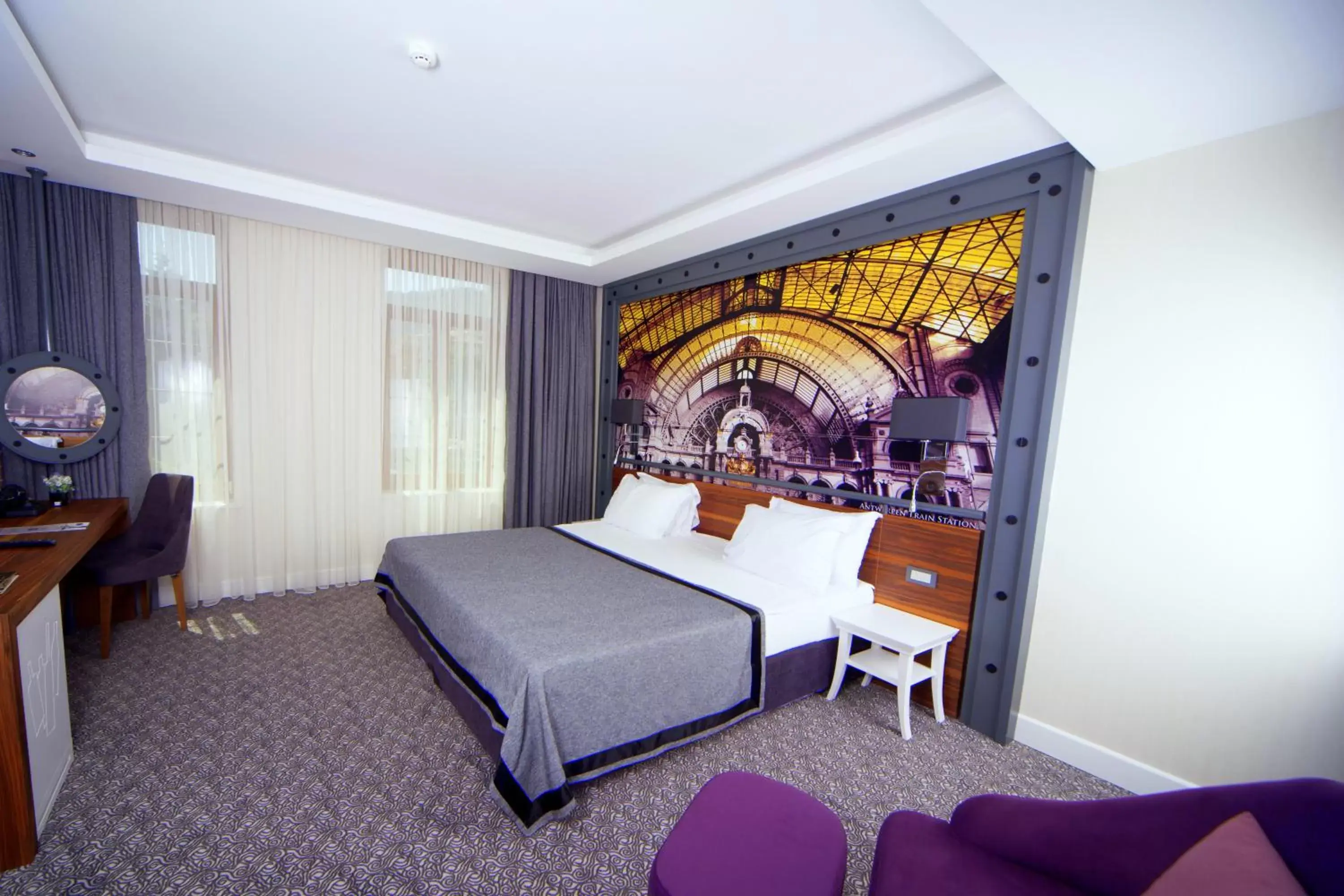 Deluxe Double Room with City View in Montania Special Class Hotel