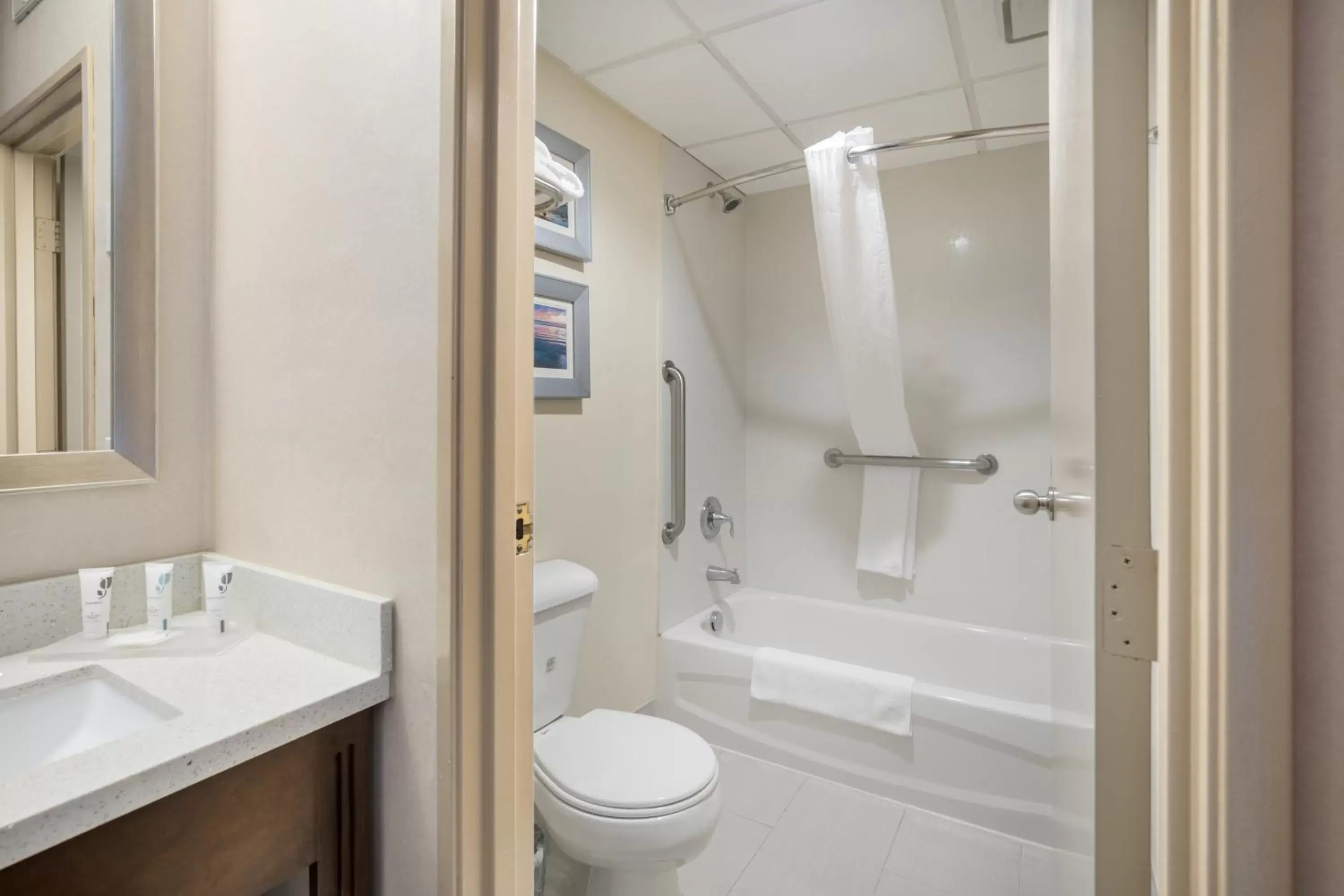 Bathroom in MainStay Suites John Wayne Airport, a Choice Hotel