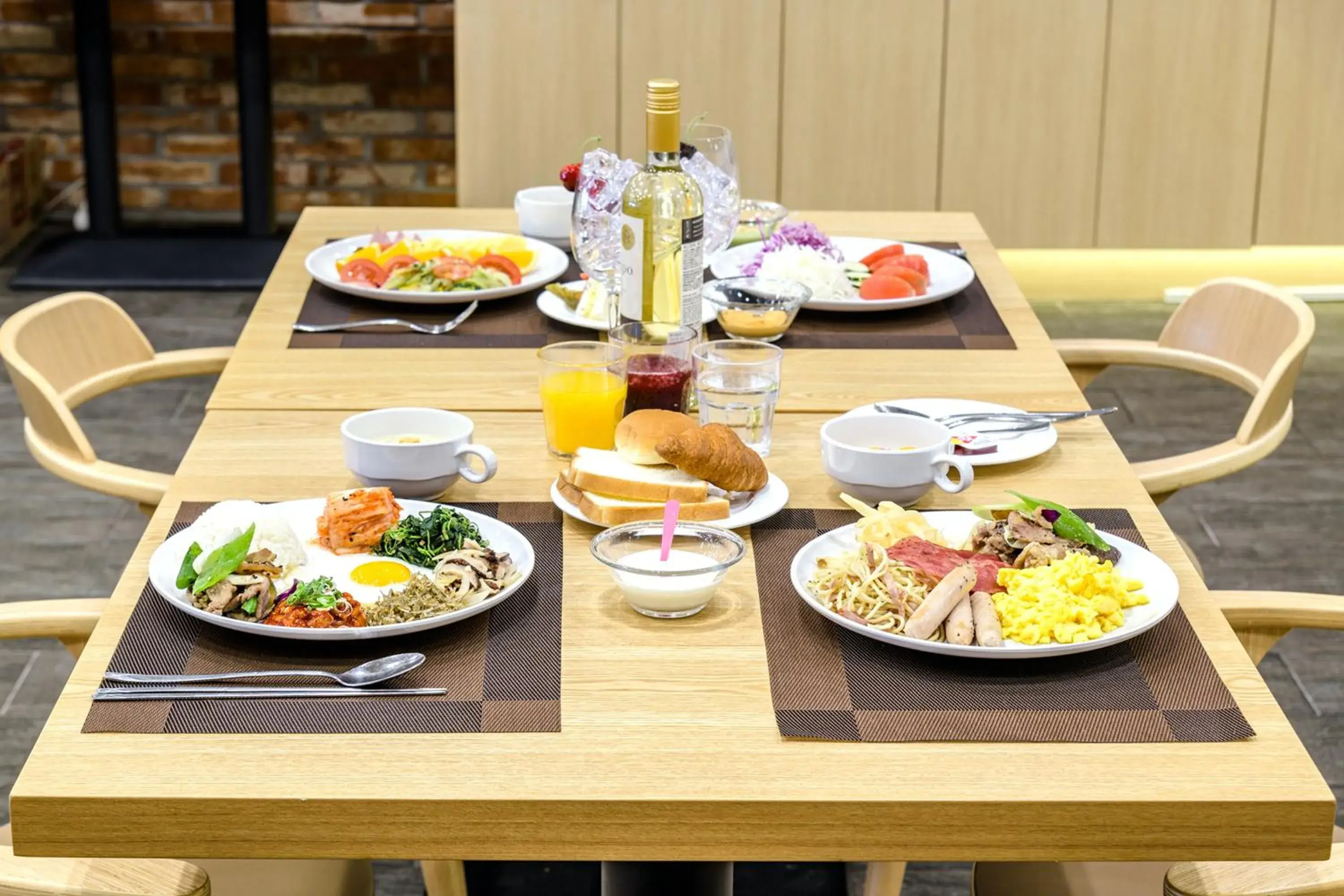 Breakfast in Shinshin Hotel Cheonjiyeon
