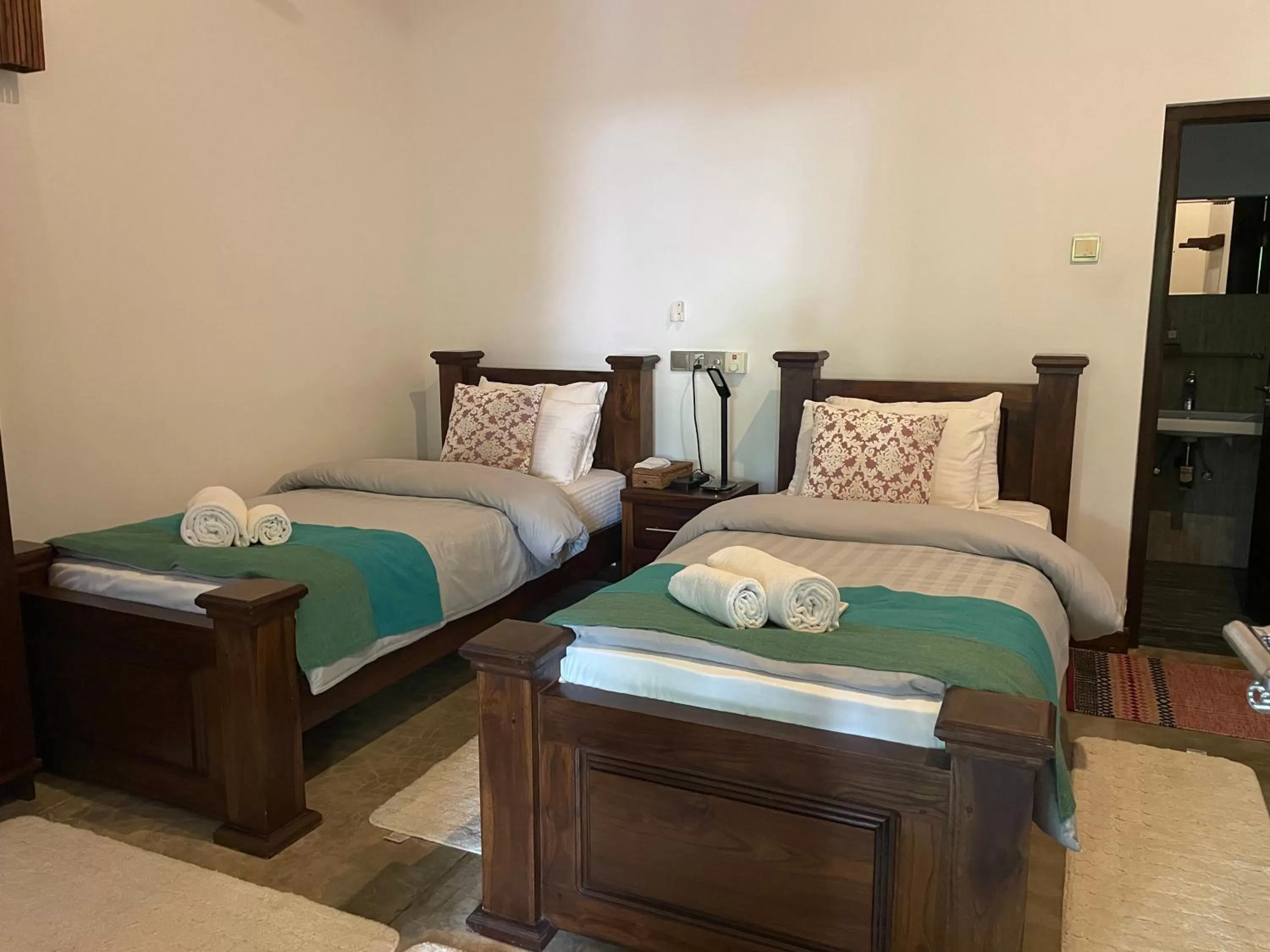 Photo of the whole room, Bed in The Green Edge