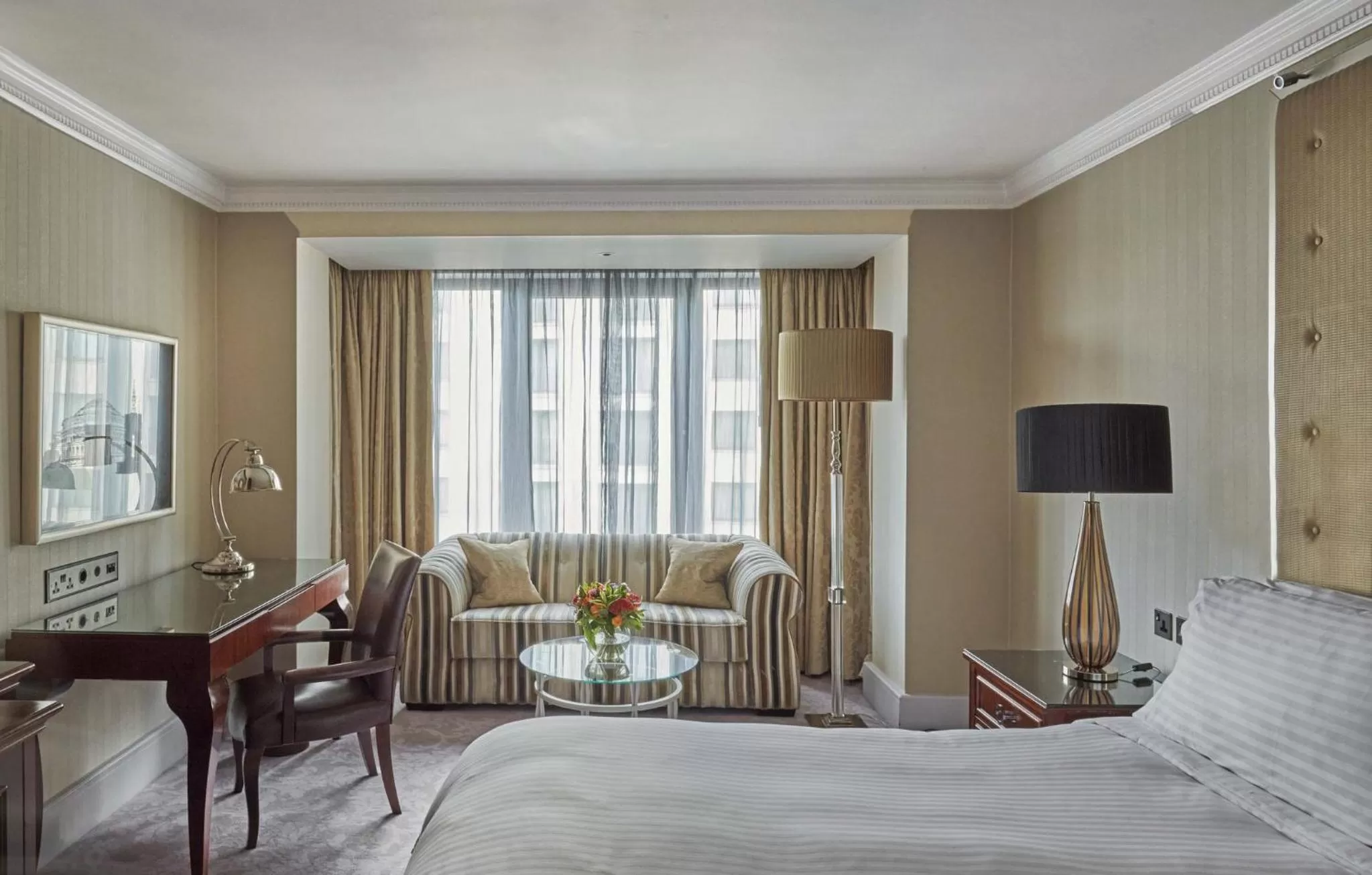 Photo of the whole room, Bed in InterContinental London Park Lane by IHG