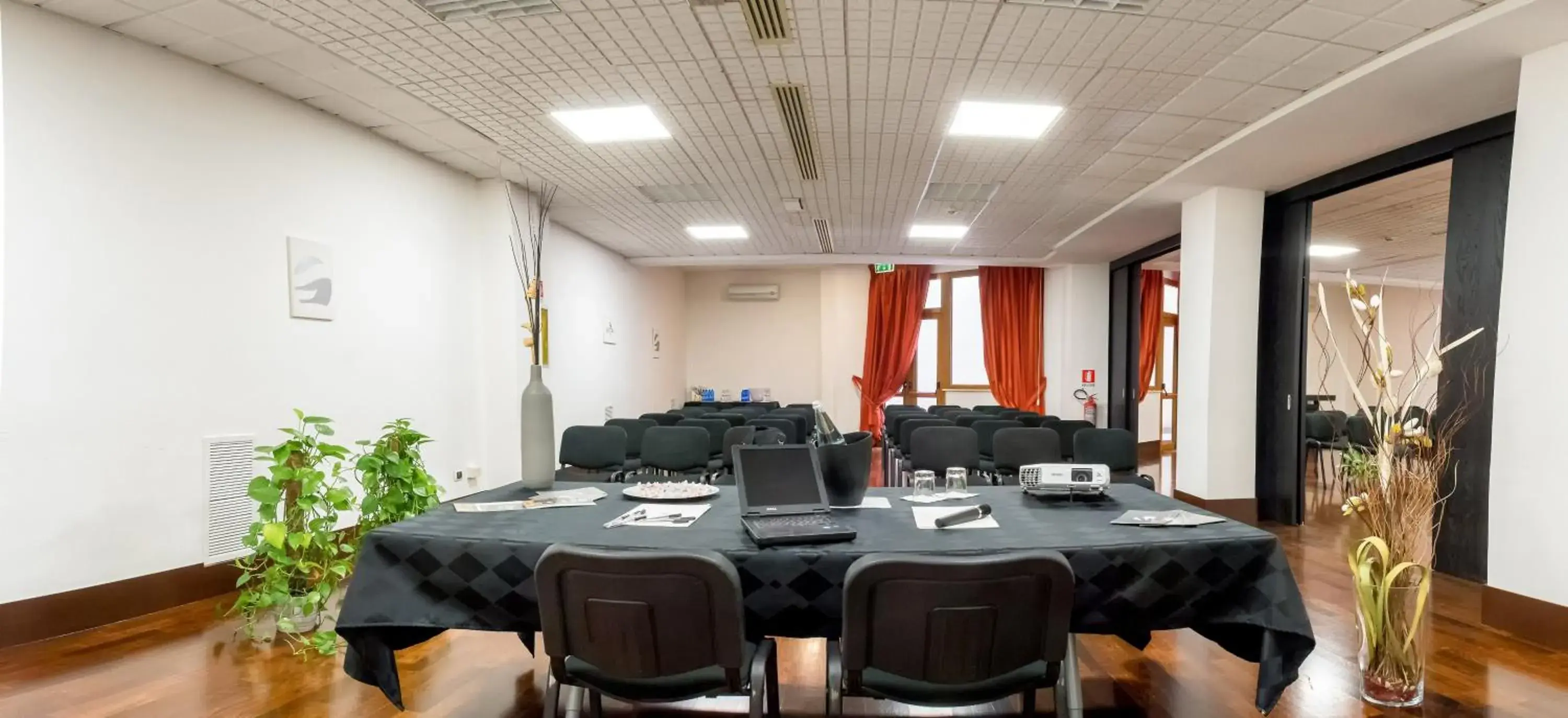 Area and facilities, Restaurant/Places to Eat in Hotel Excel Roma Ciampino