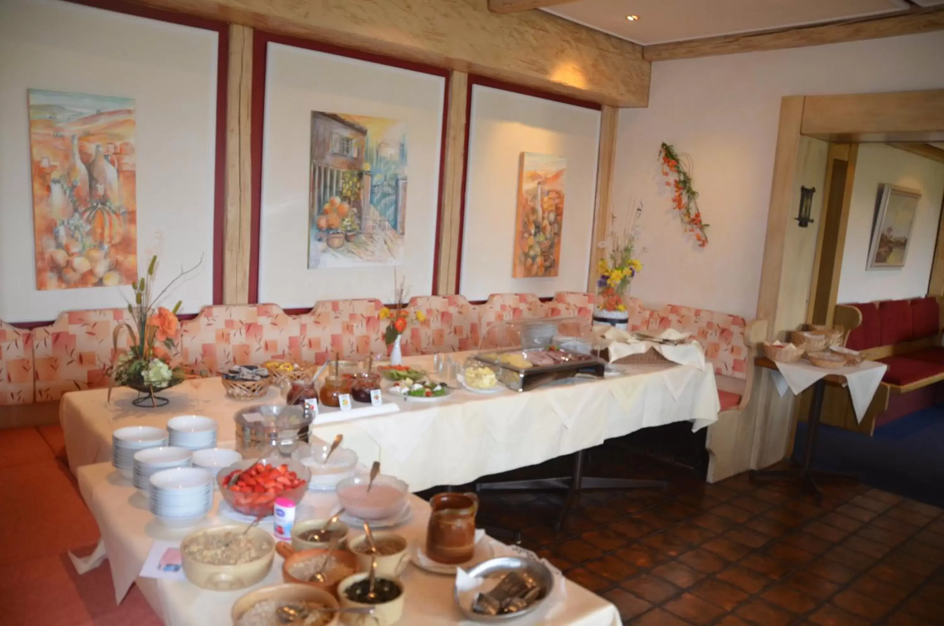 Buffet breakfast, Restaurant/Places to Eat in Hotel Sonnenhang